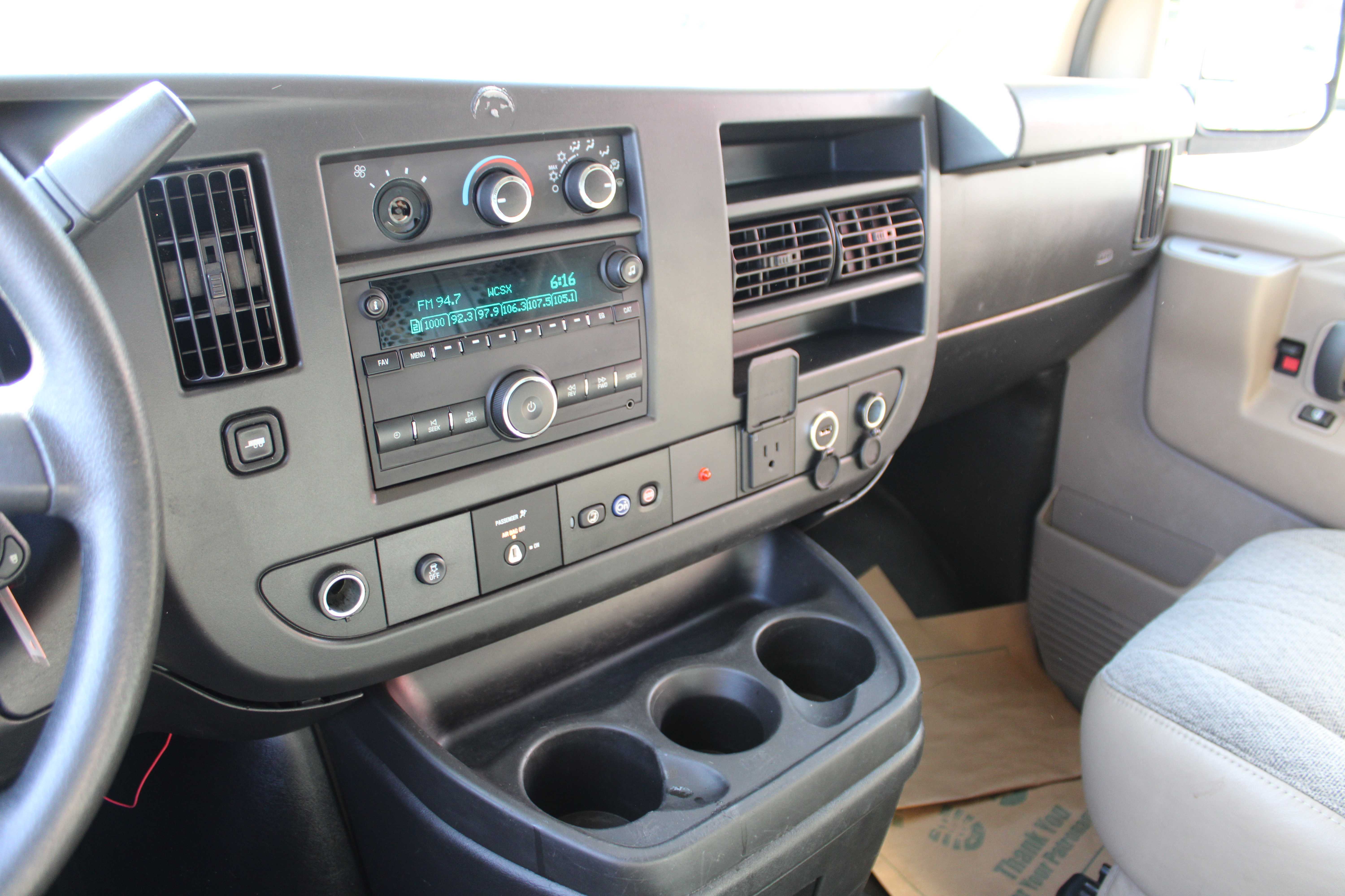 WHITE, 2019 GMC SAVANA 3500 CARGO Thumnail Image 11