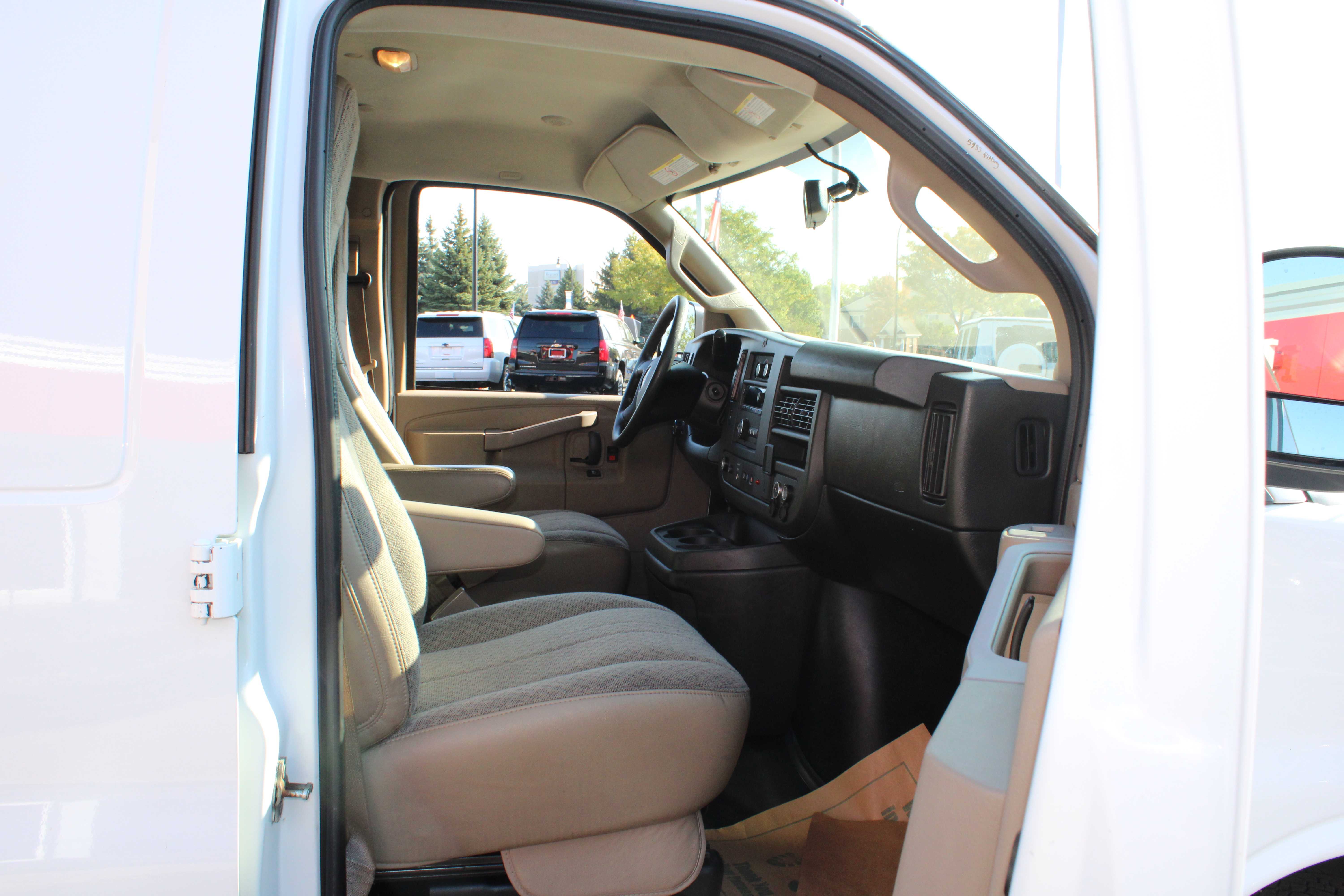 WHITE, 2019 GMC SAVANA 3500 CARGO Thumnail Image 18