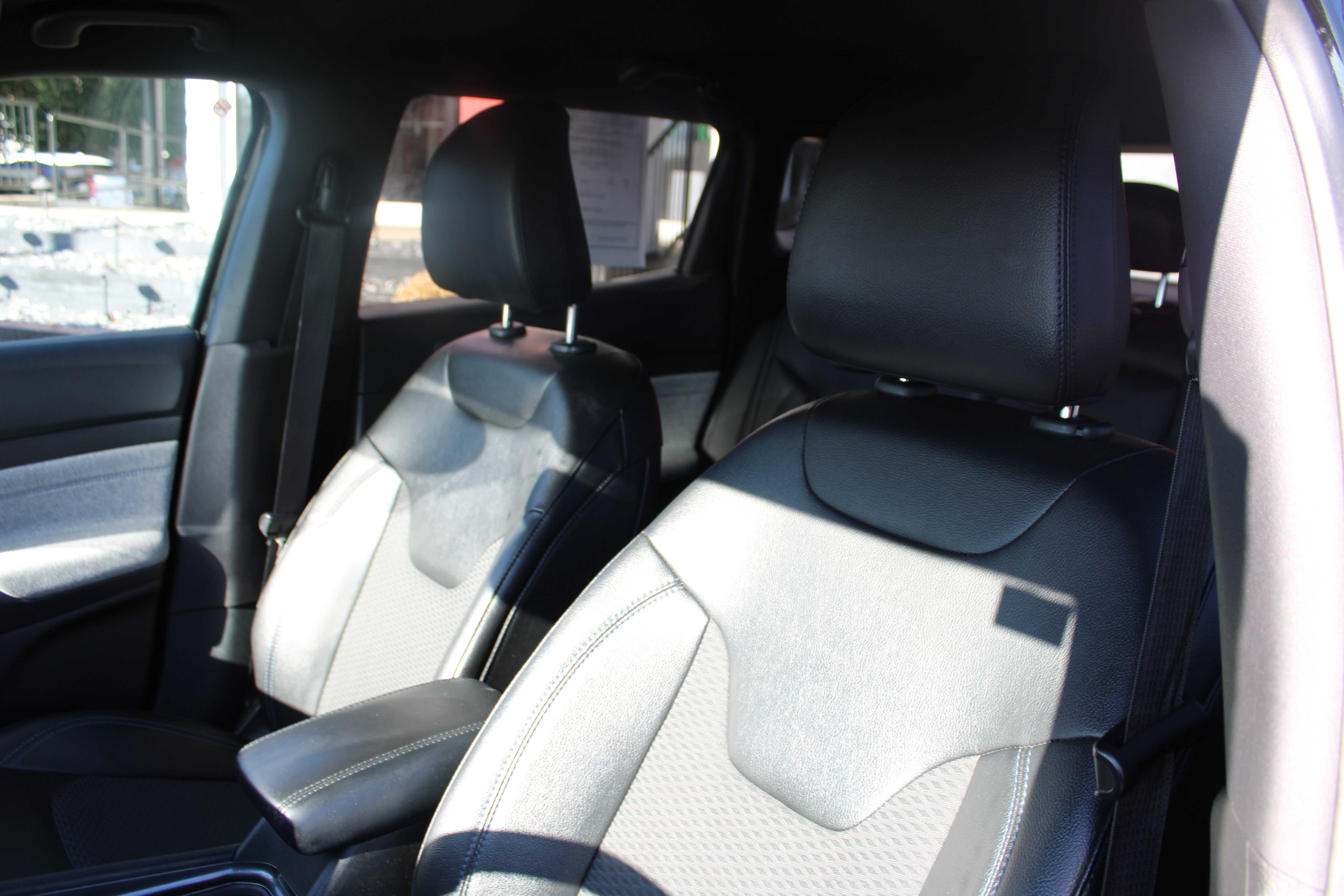 BLACK, 2024 JEEP COMPASS Thumnail Image 11