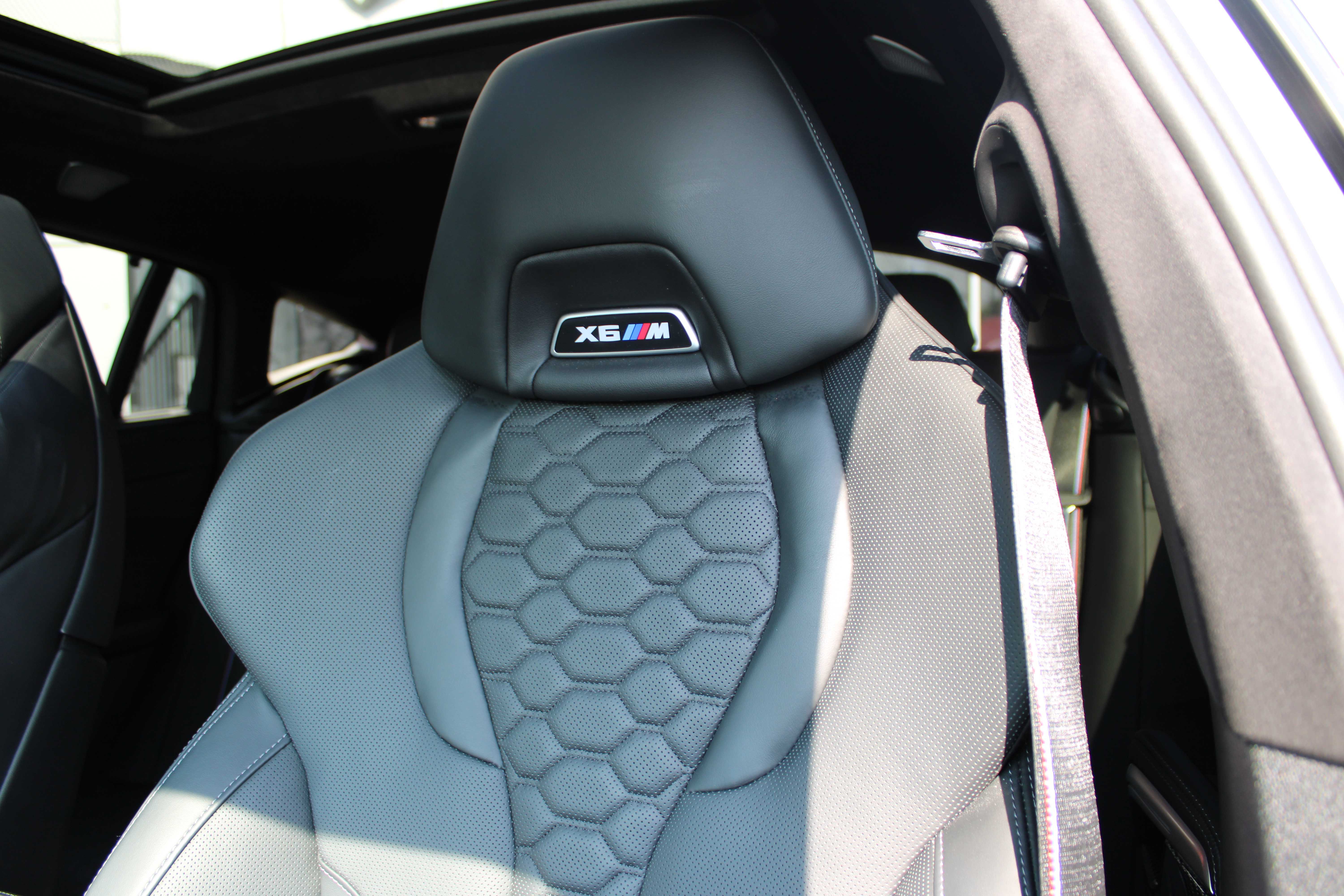 GREY, 2025 BMW X6 M Thumnail Image 22