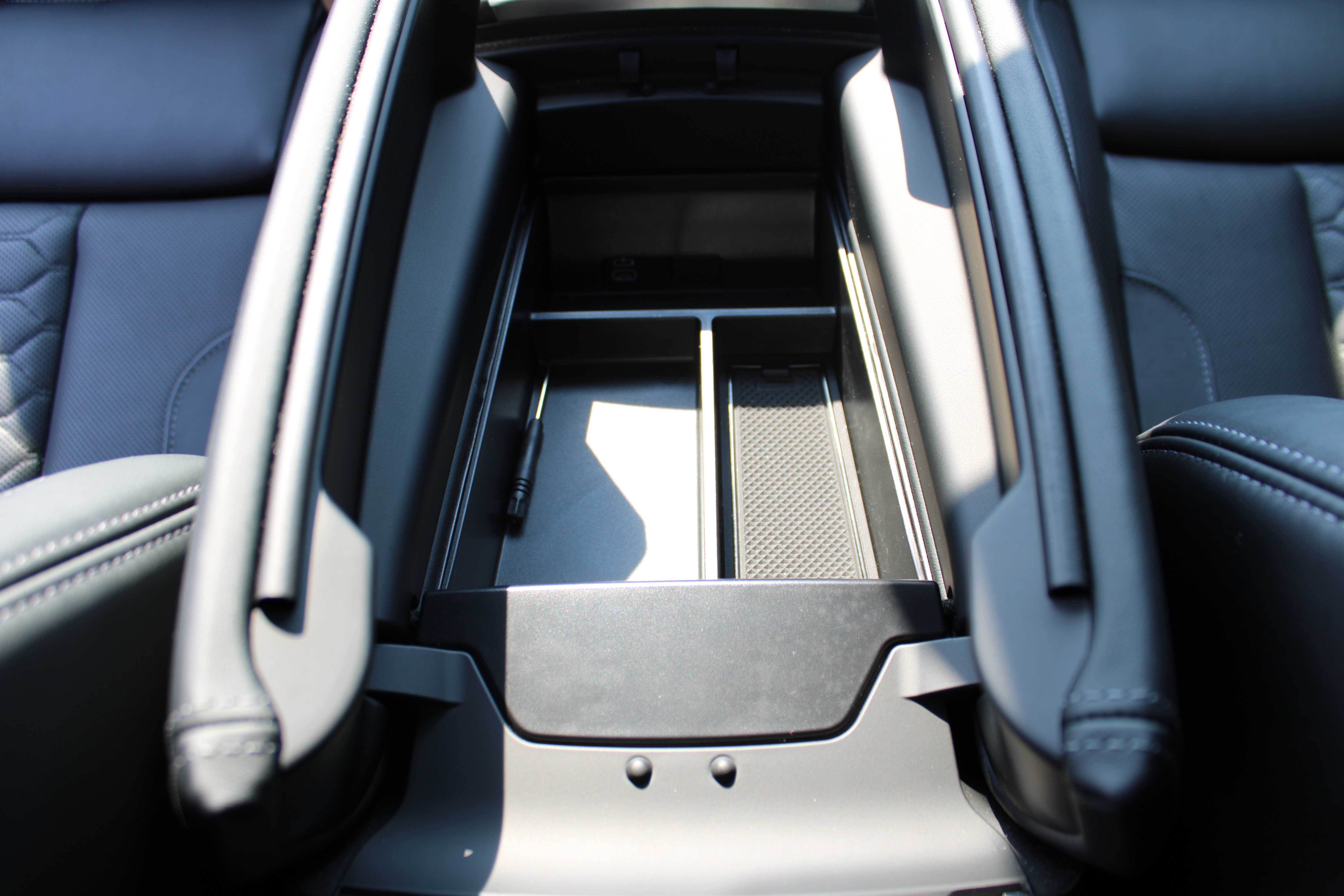 GREY, 2025 BMW X6 M Thumnail Image 24