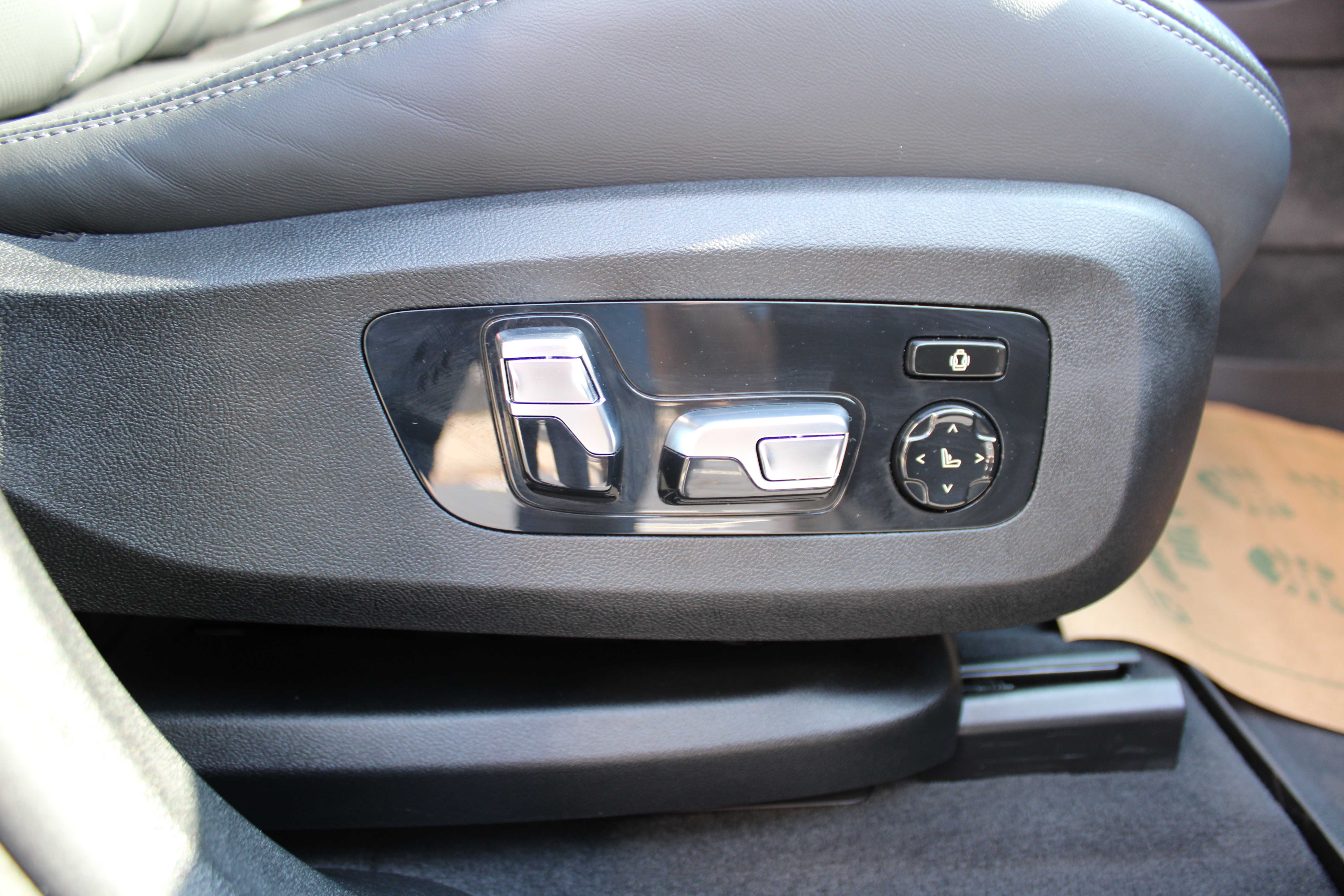 GREY, 2025 BMW X6 M Thumnail Image 48