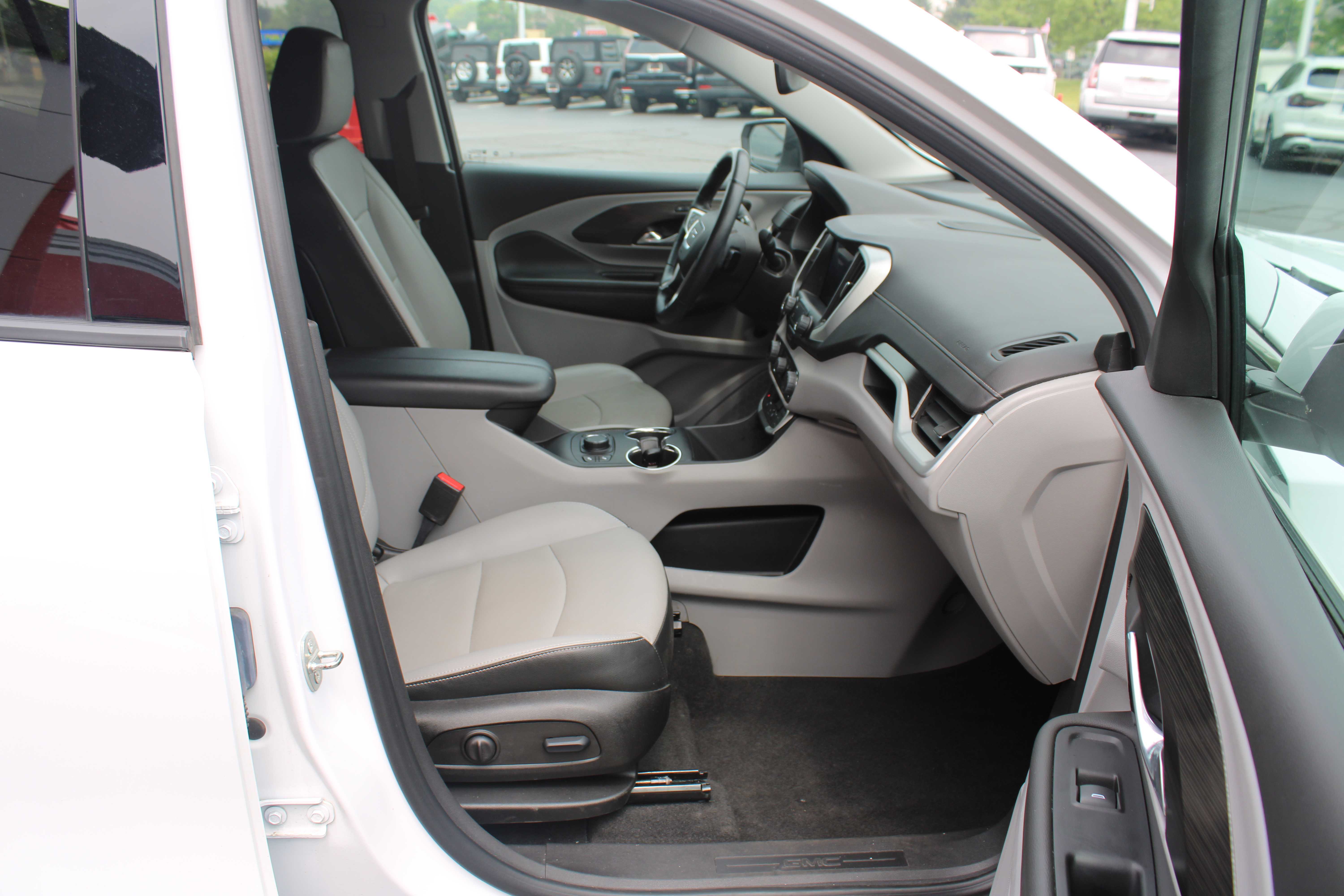 WHITE, 2023 GMC TERRAIN Thumnail Image 22