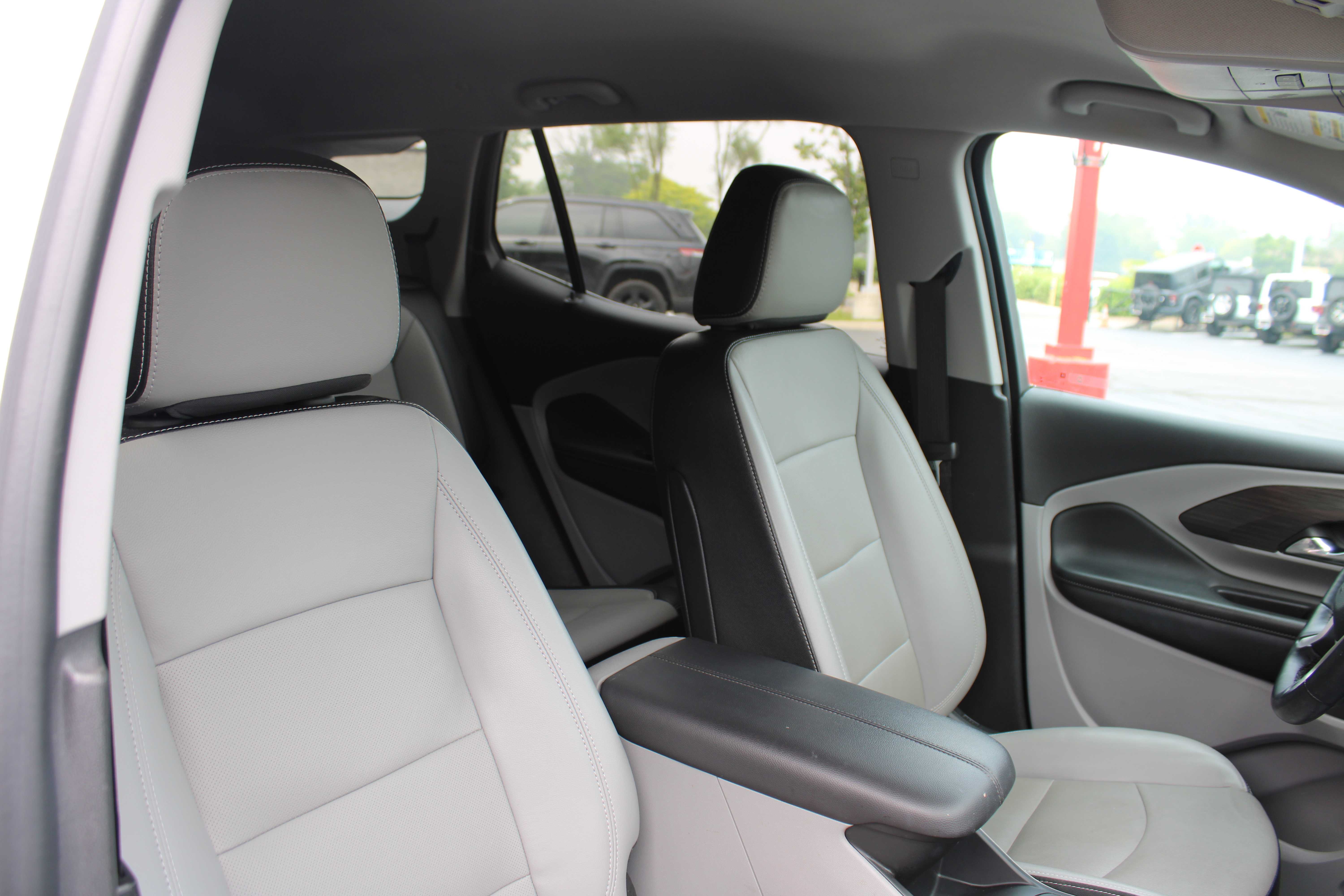WHITE, 2023 GMC TERRAIN Thumnail Image 24