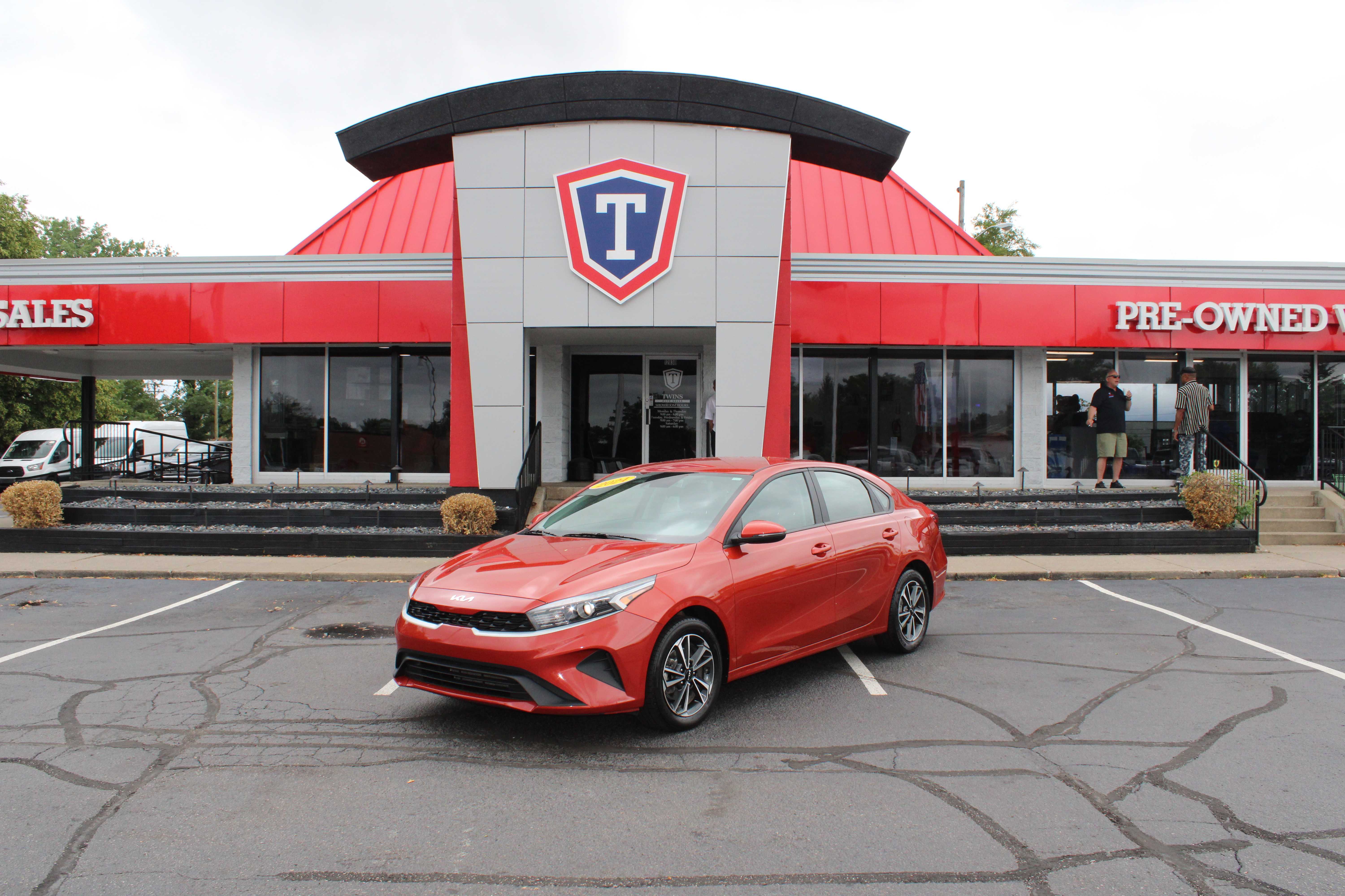 ORANGE, 2024 KIA FORTE Thumnail Image 1