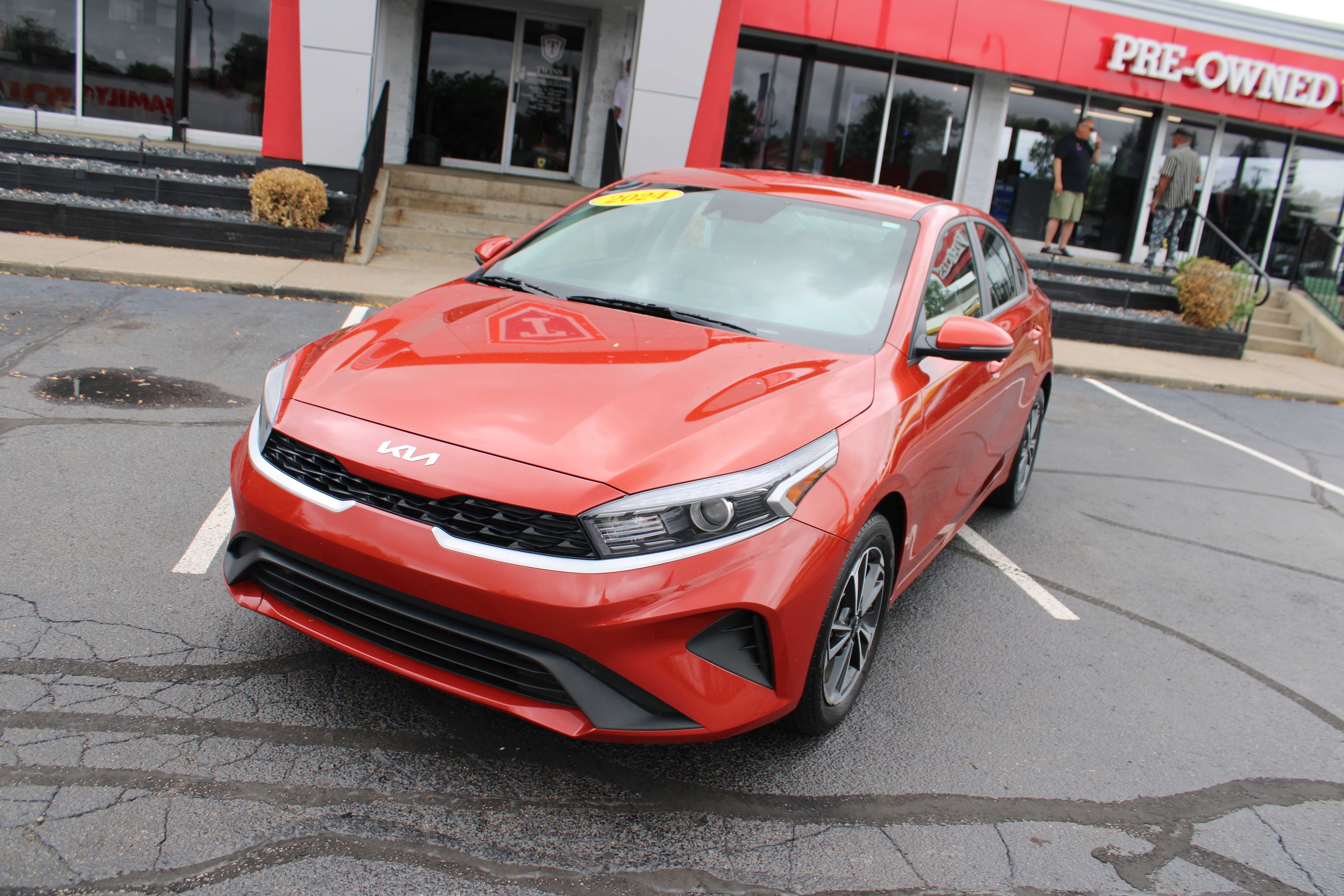 ORANGE, 2024 KIA FORTE Thumnail Image 2