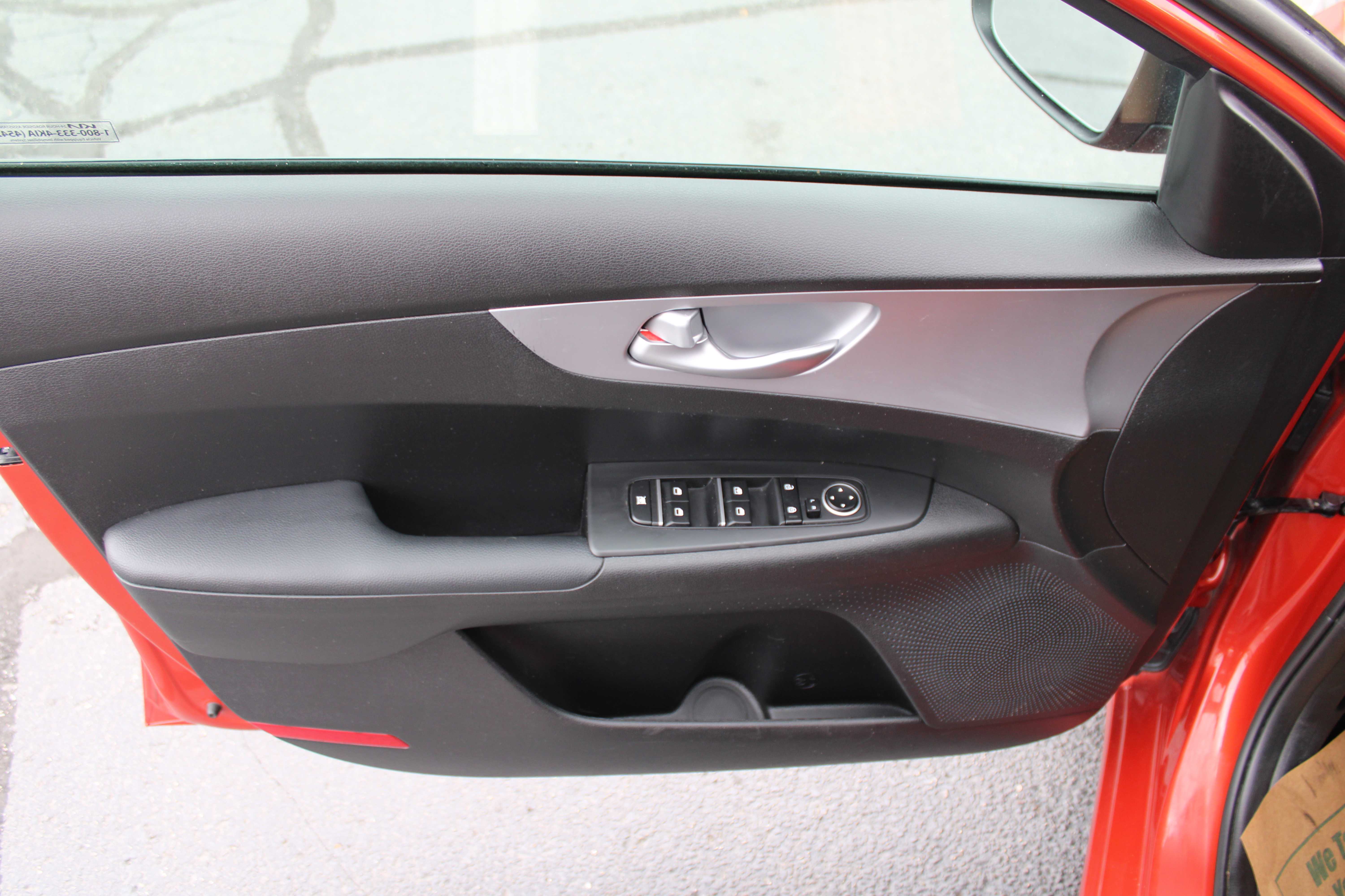 ORANGE, 2024 KIA FORTE Thumnail Image 9