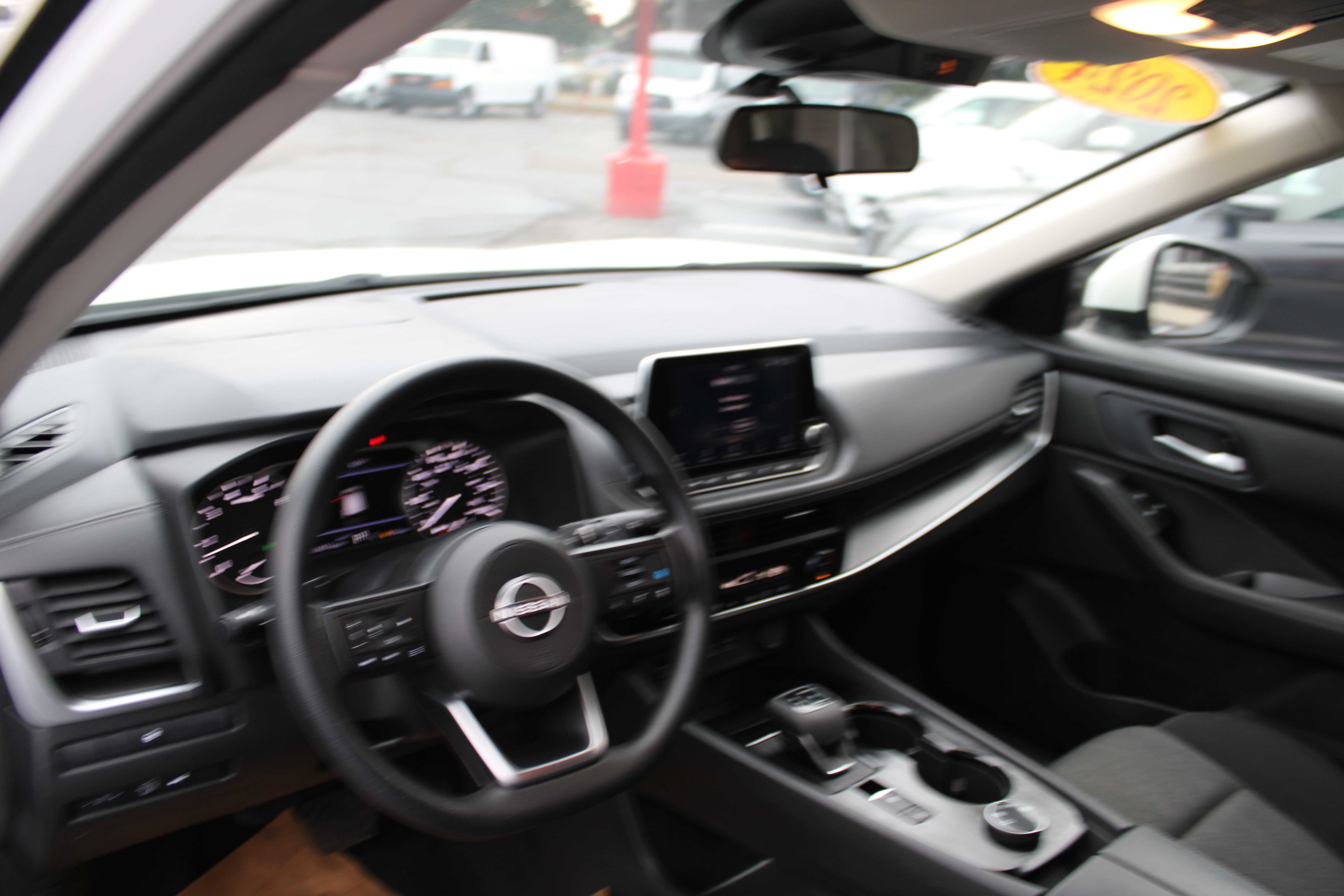 WHITE, 2024 NISSAN ROGUE Thumnail Image 7