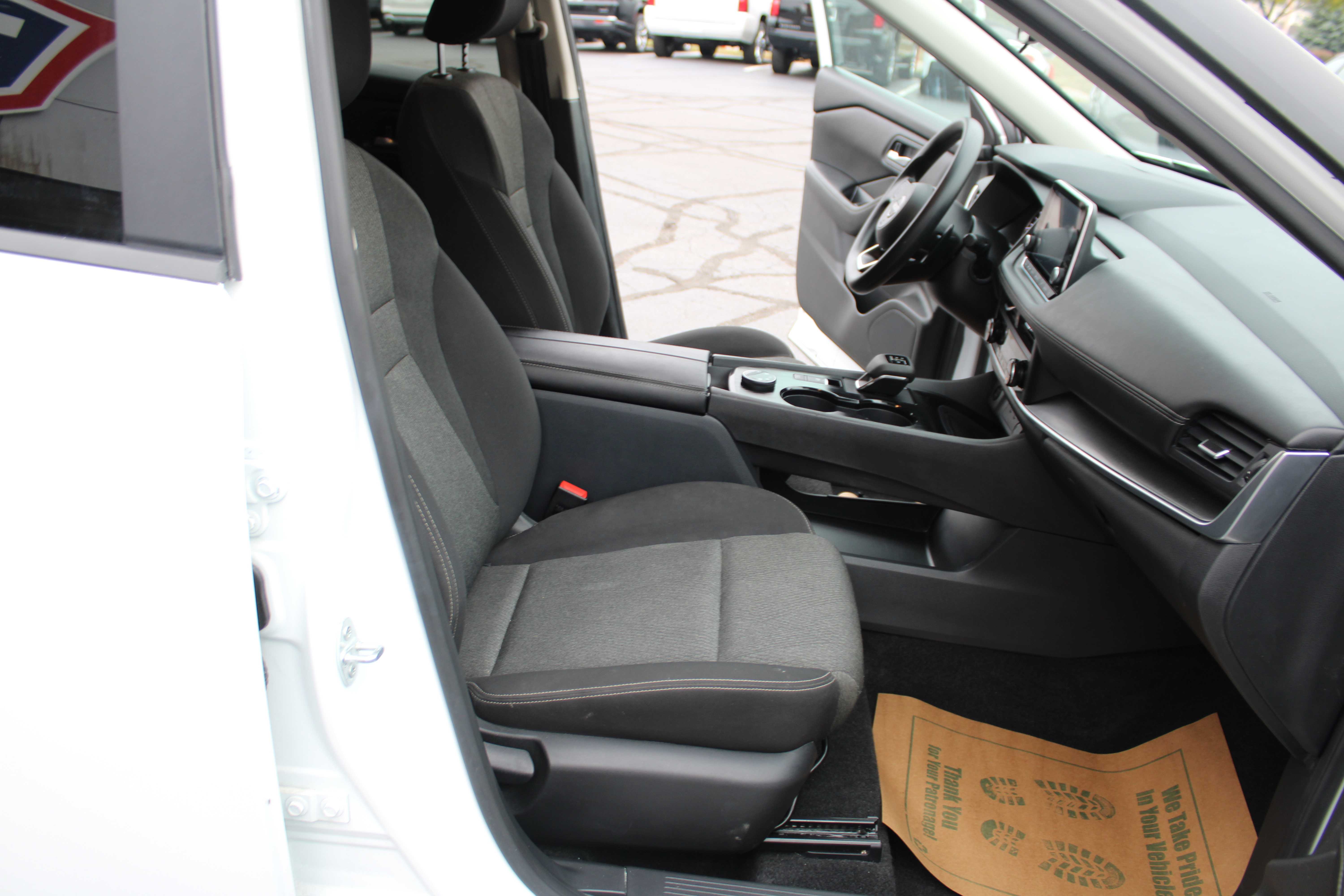 WHITE, 2024 NISSAN ROGUE Thumnail Image 17