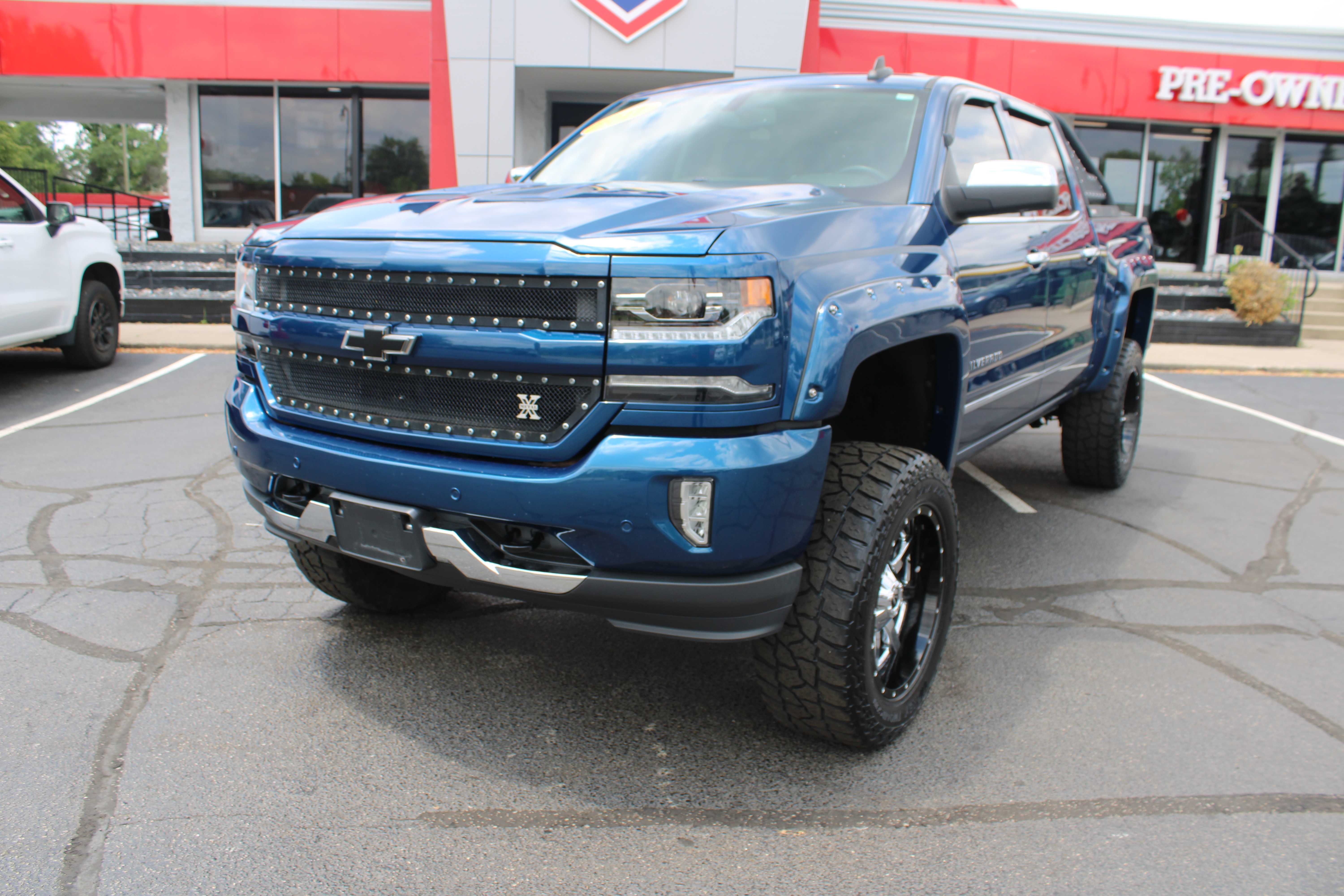 BLUE, 2017 CHEVROLET SILVERADO 1500 CREW CAB Thumnail Image 2