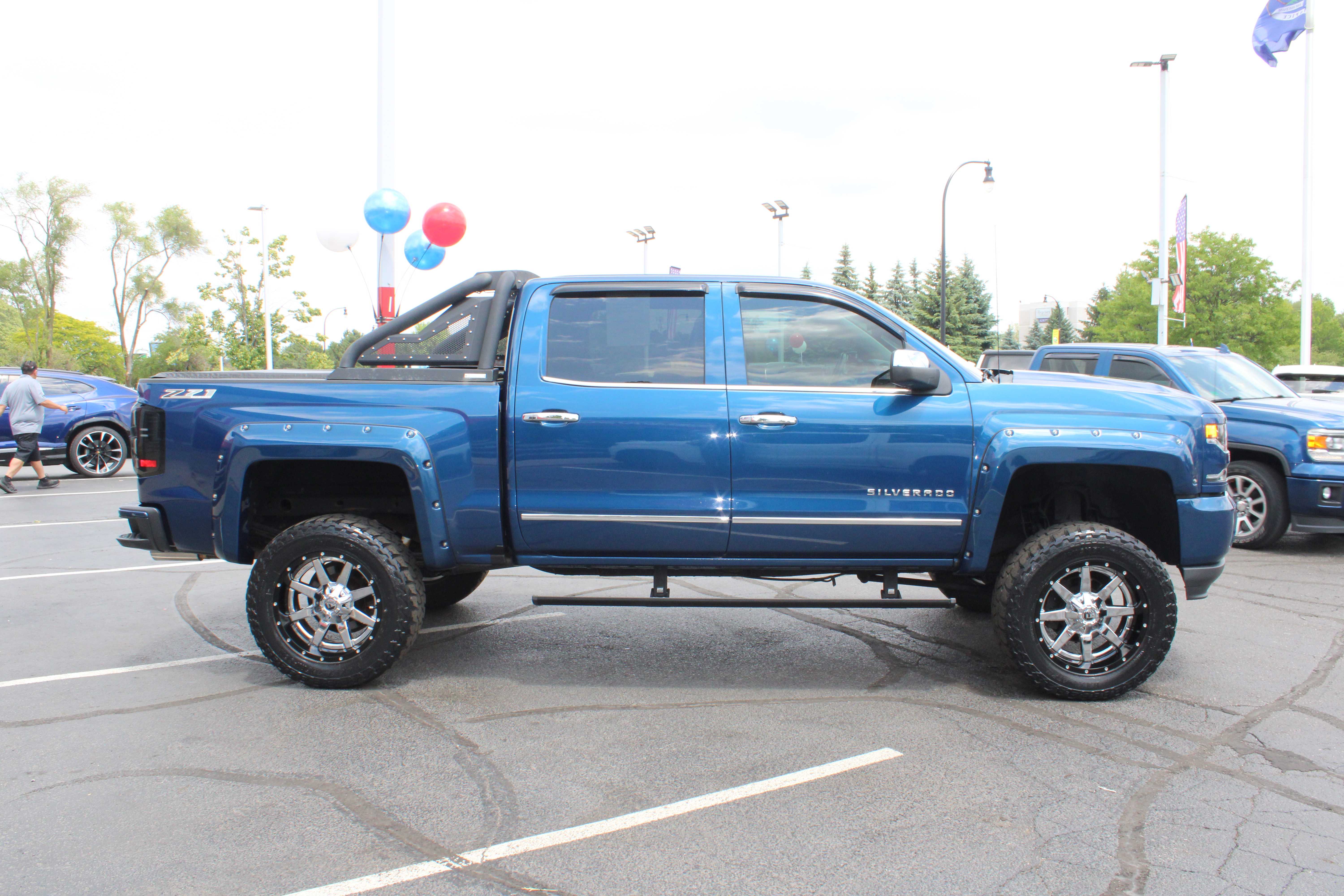 BLUE, 2017 CHEVROLET SILVERADO 1500 CREW CAB Thumnail Image 5