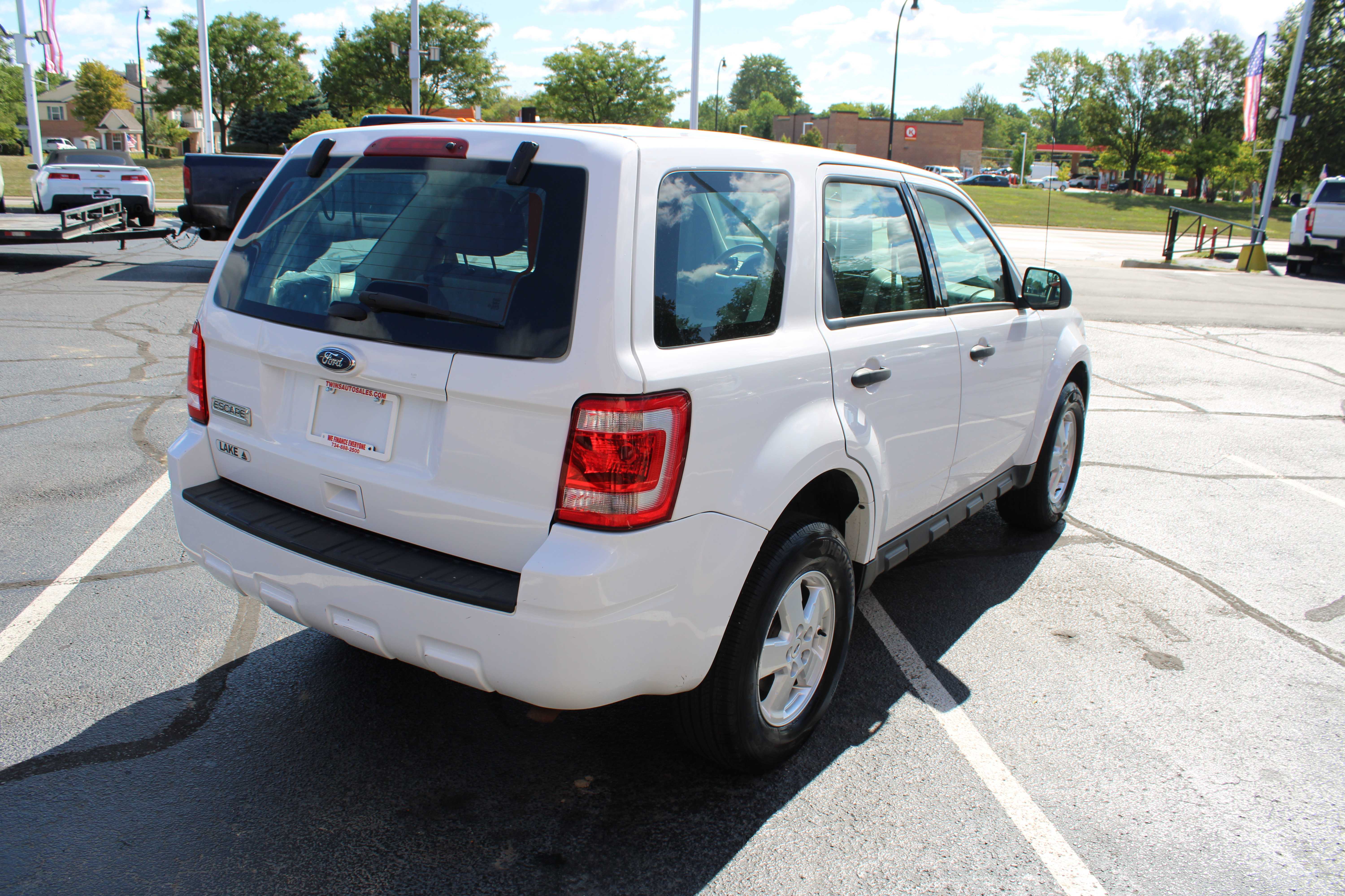 WHITE, 2012 FORD ESCAPE Thumnail Image 6
