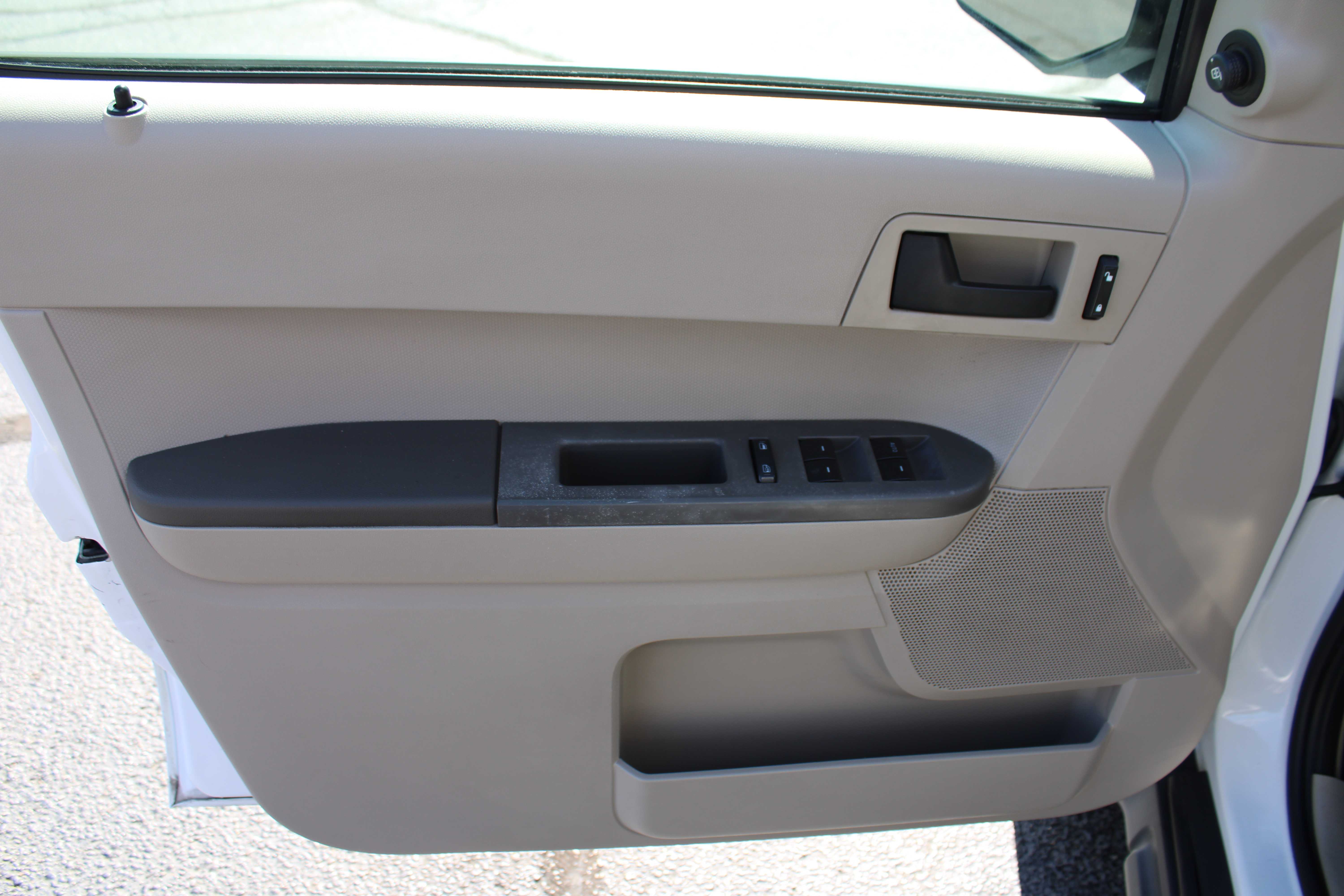 WHITE, 2012 FORD ESCAPE Thumnail Image 9