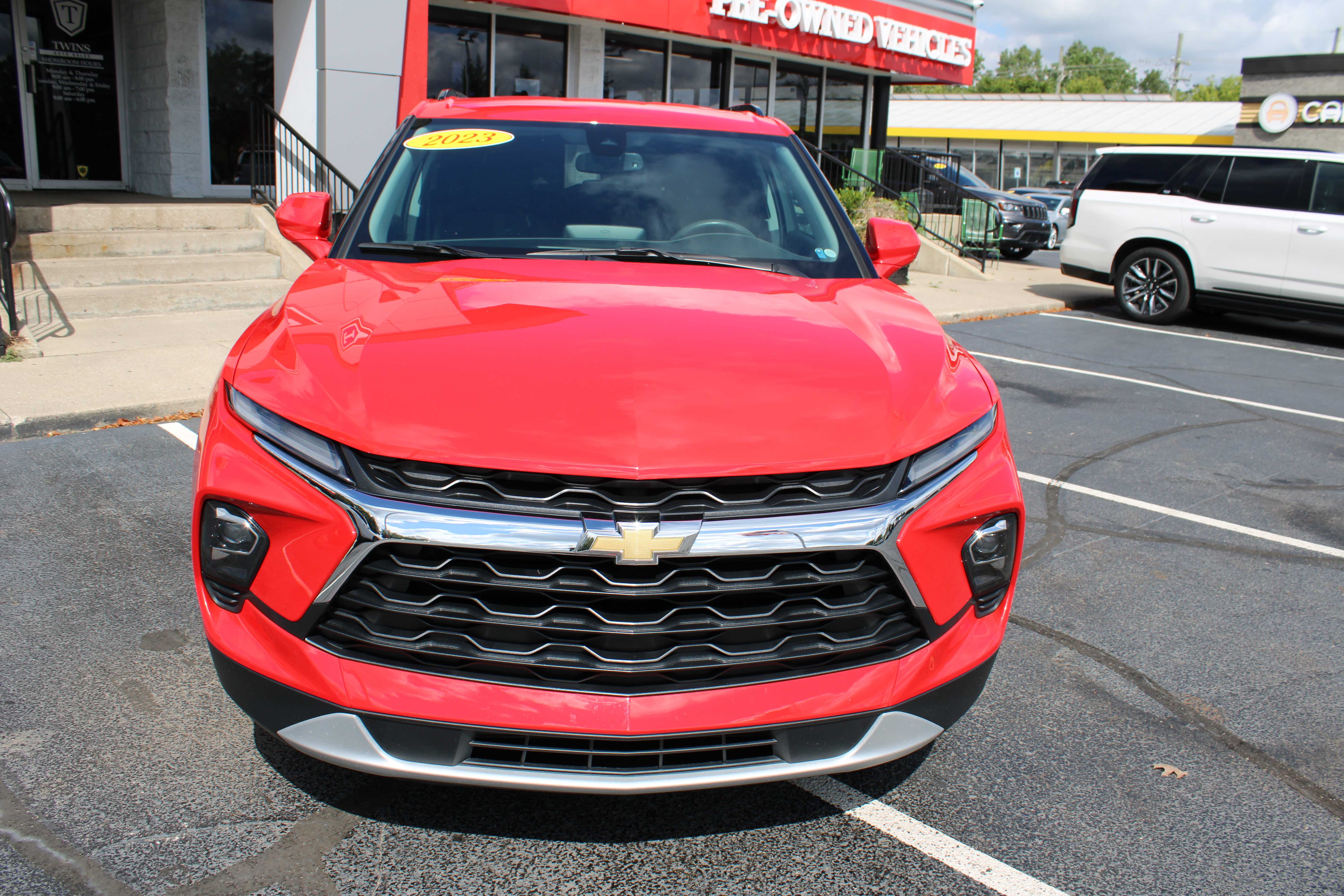 RED, 2023 CHEVROLET BLAZER Thumnail Image 3