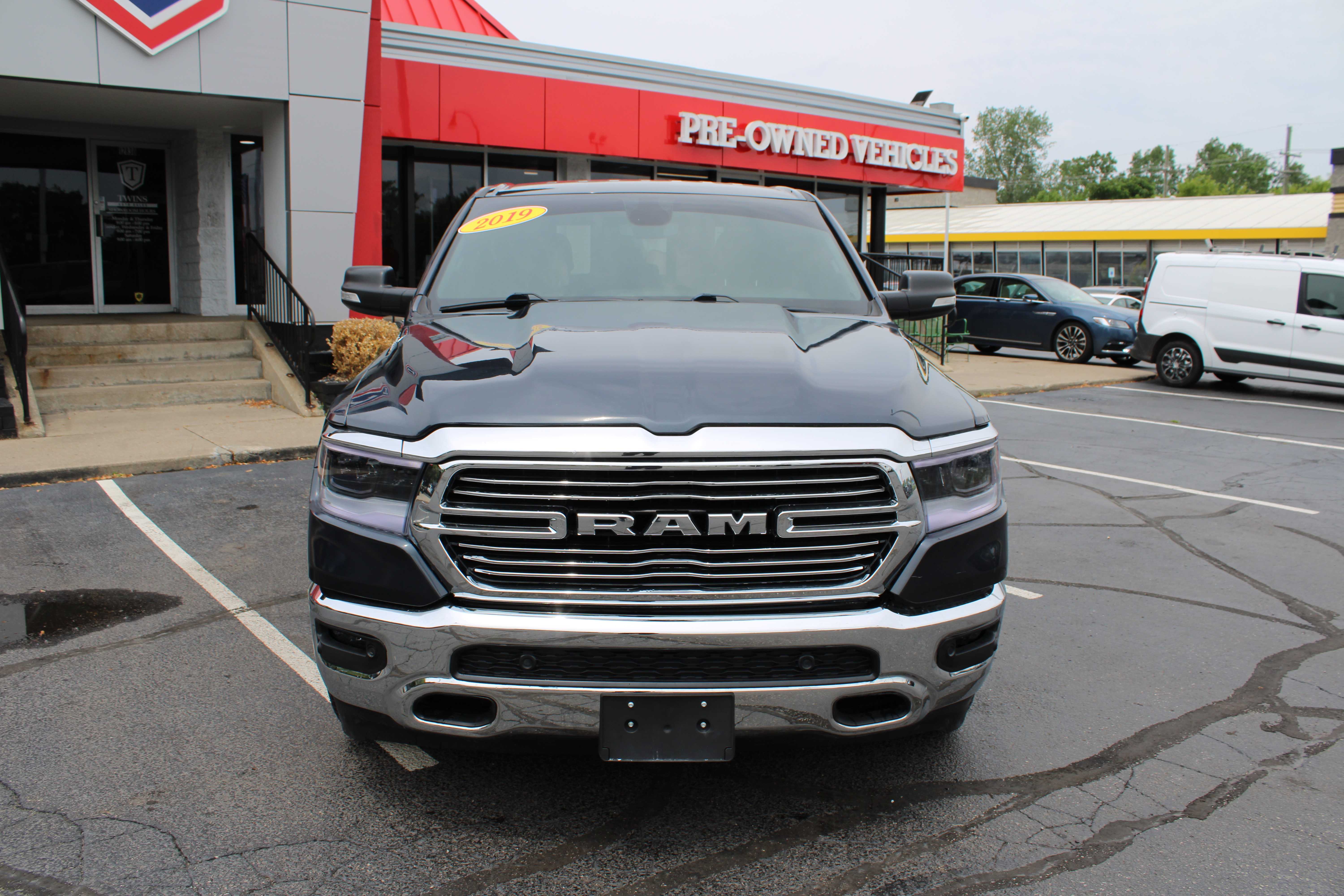 GREY, 2019 RAM 1500 CREW CAB Thumnail Image 3