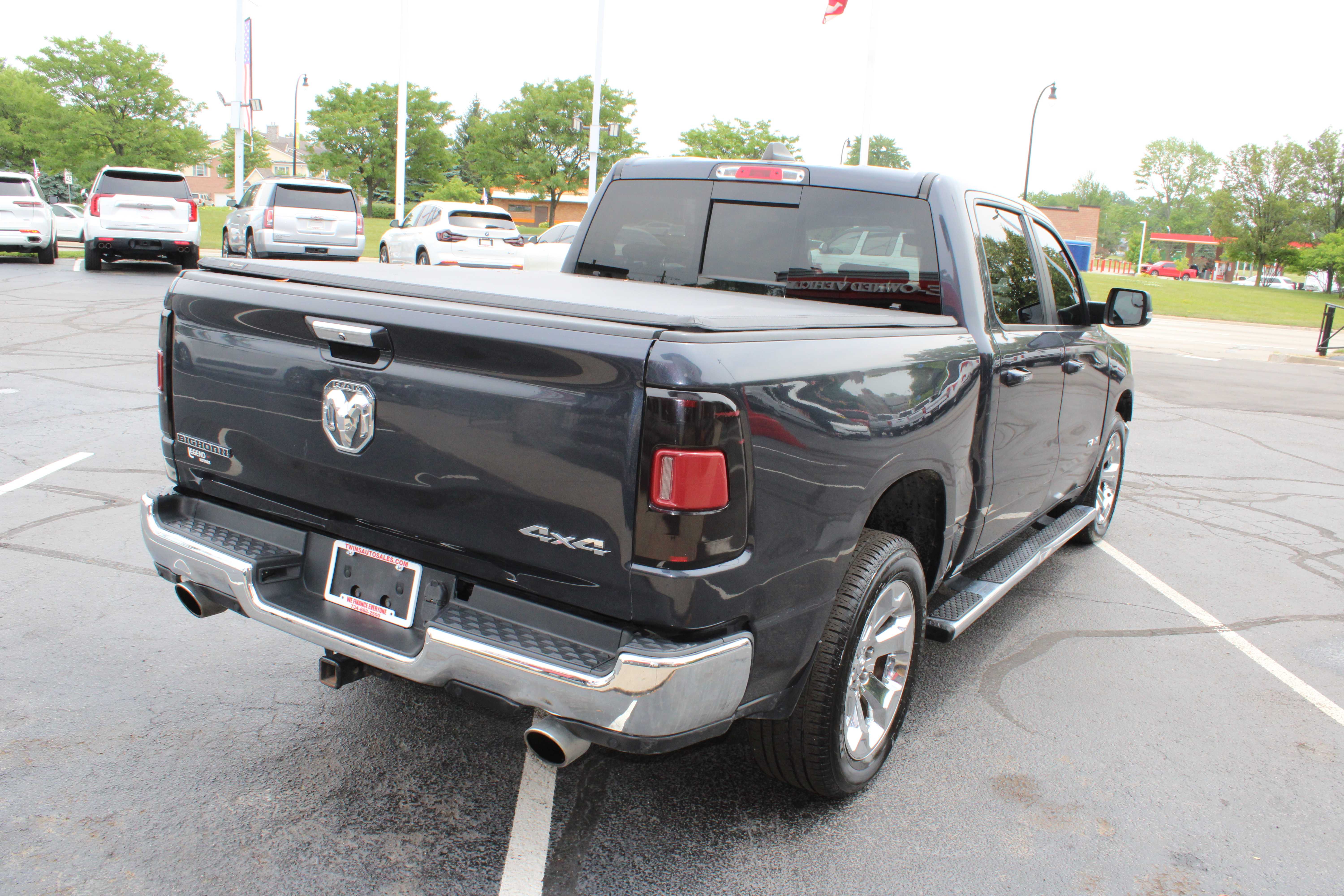 GREY, 2019 RAM 1500 CREW CAB Thumnail Image 6
