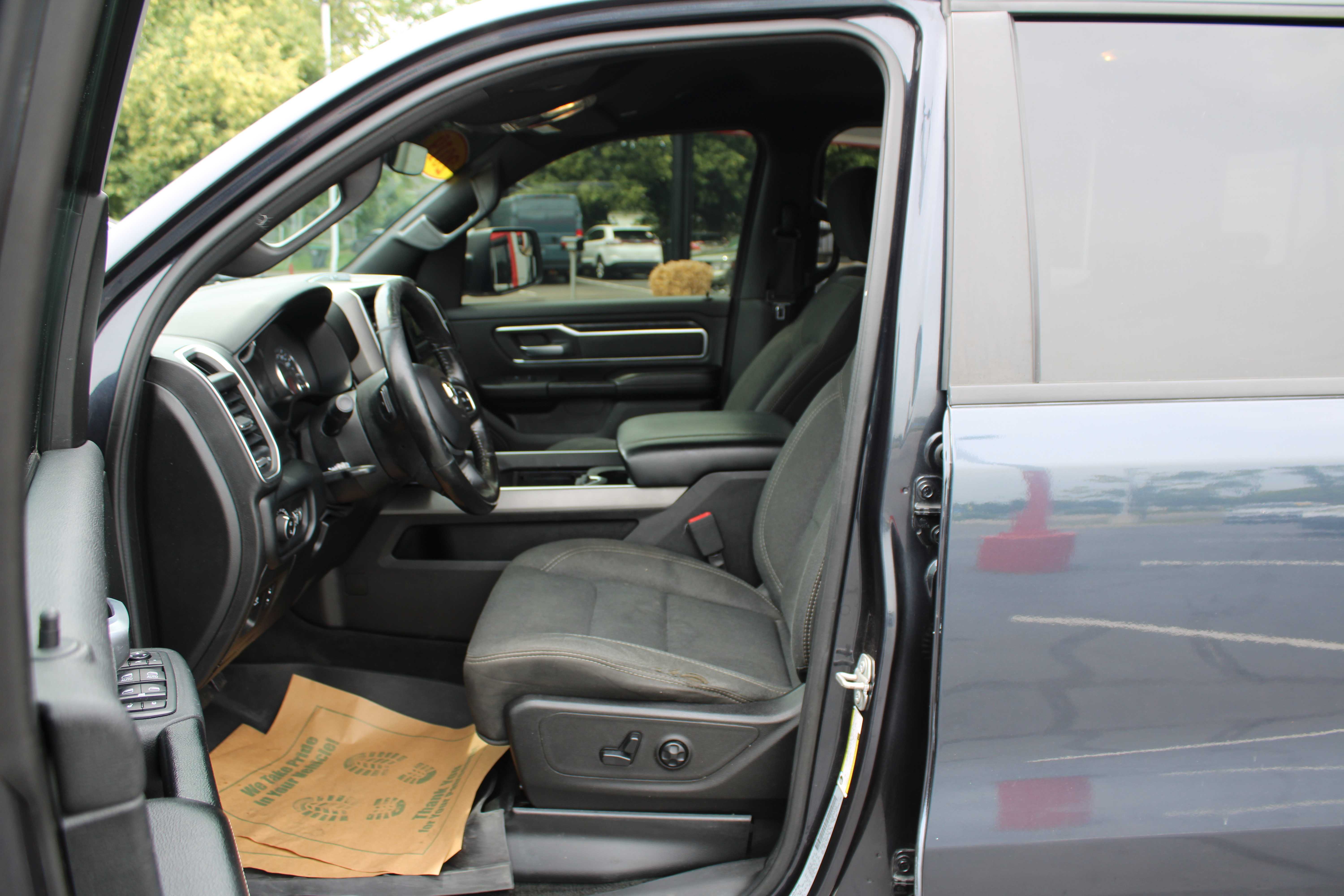 GREY, 2019 RAM 1500 CREW CAB Thumnail Image 10