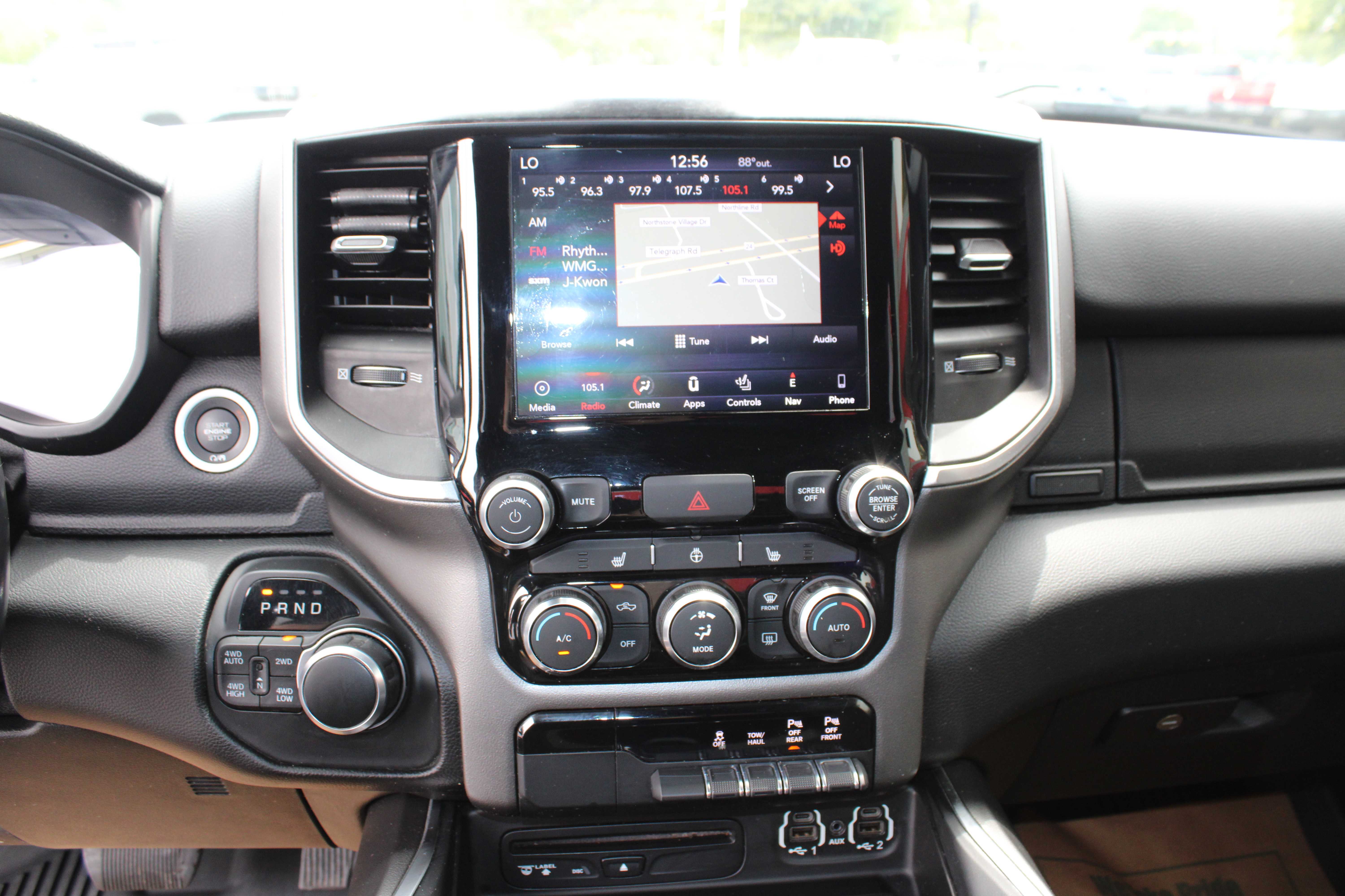 GREY, 2019 RAM 1500 CREW CAB Thumnail Image 15