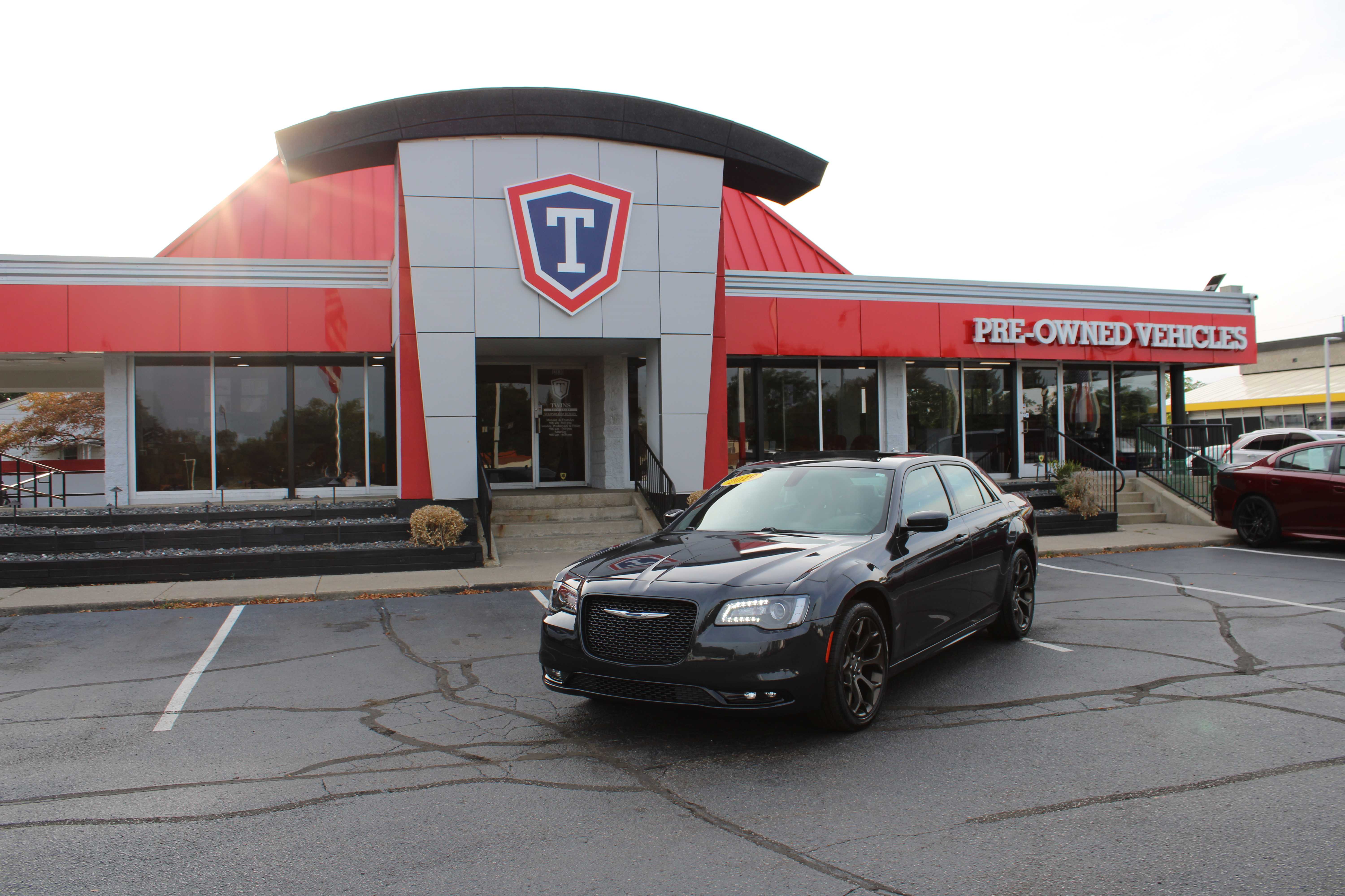 BLACK, 2019 CHRYSLER 300 Thumnail Image 1