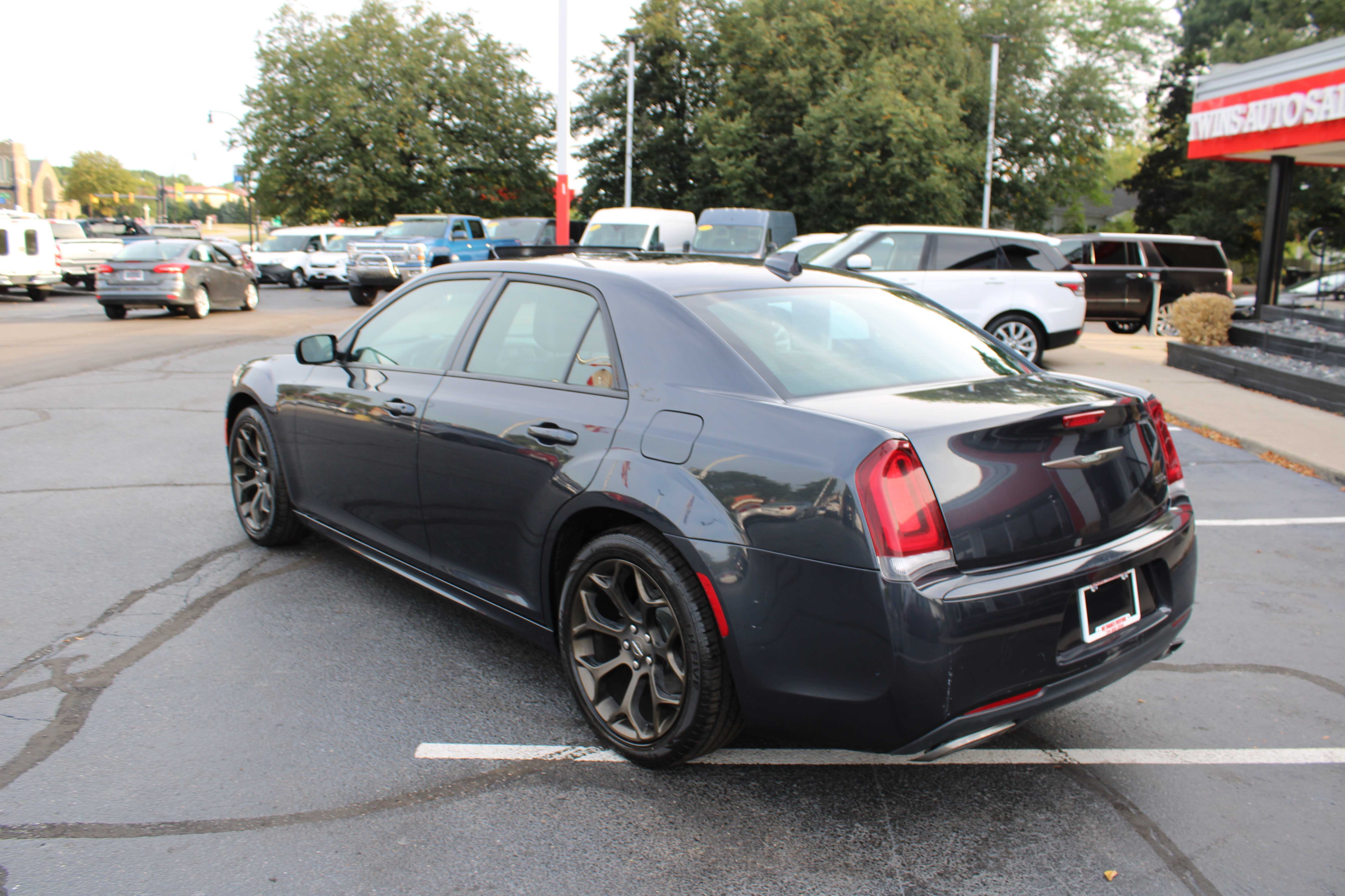 BLACK, 2019 CHRYSLER 300 Thumnail Image 5