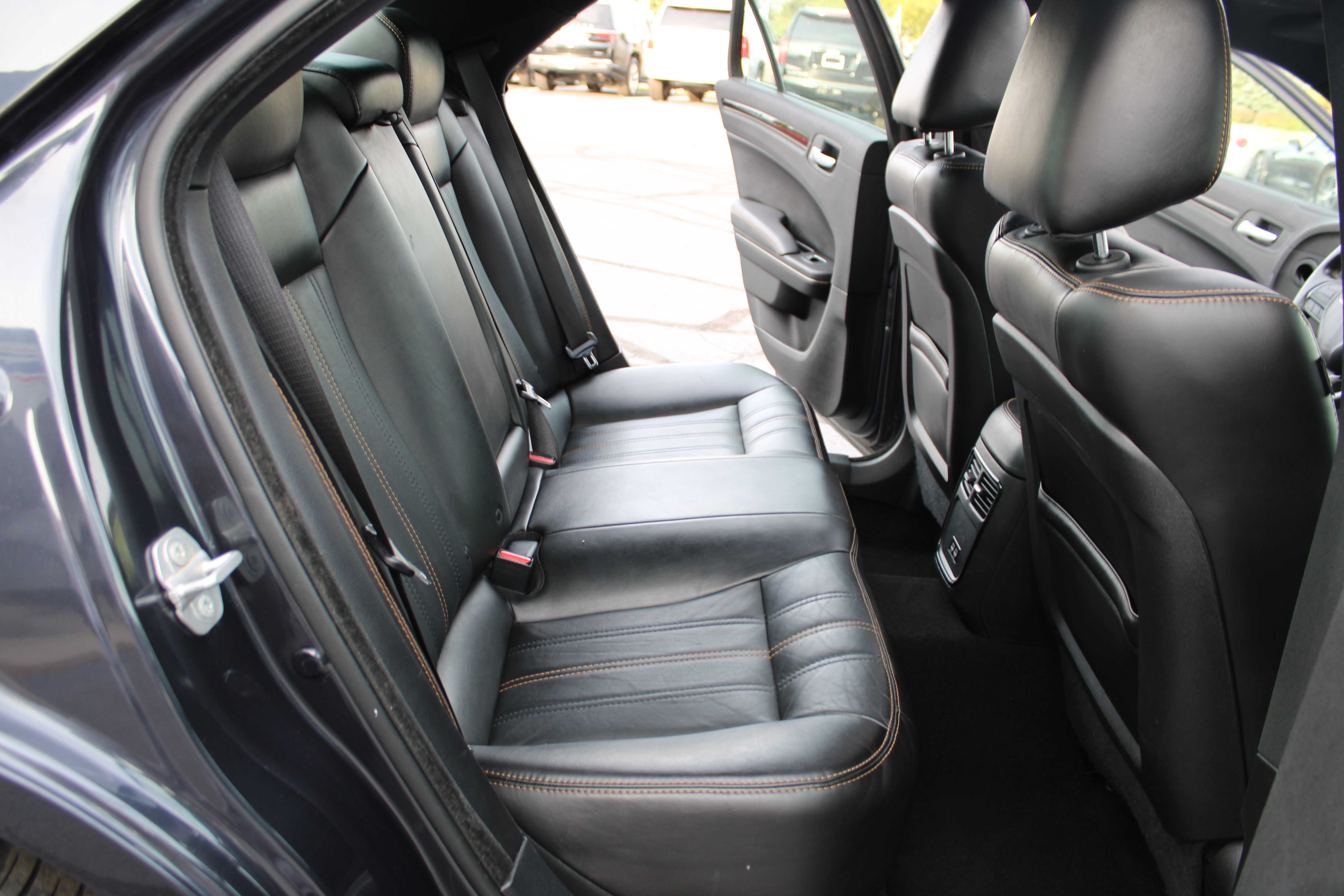BLACK, 2019 CHRYSLER 300 Thumnail Image 16