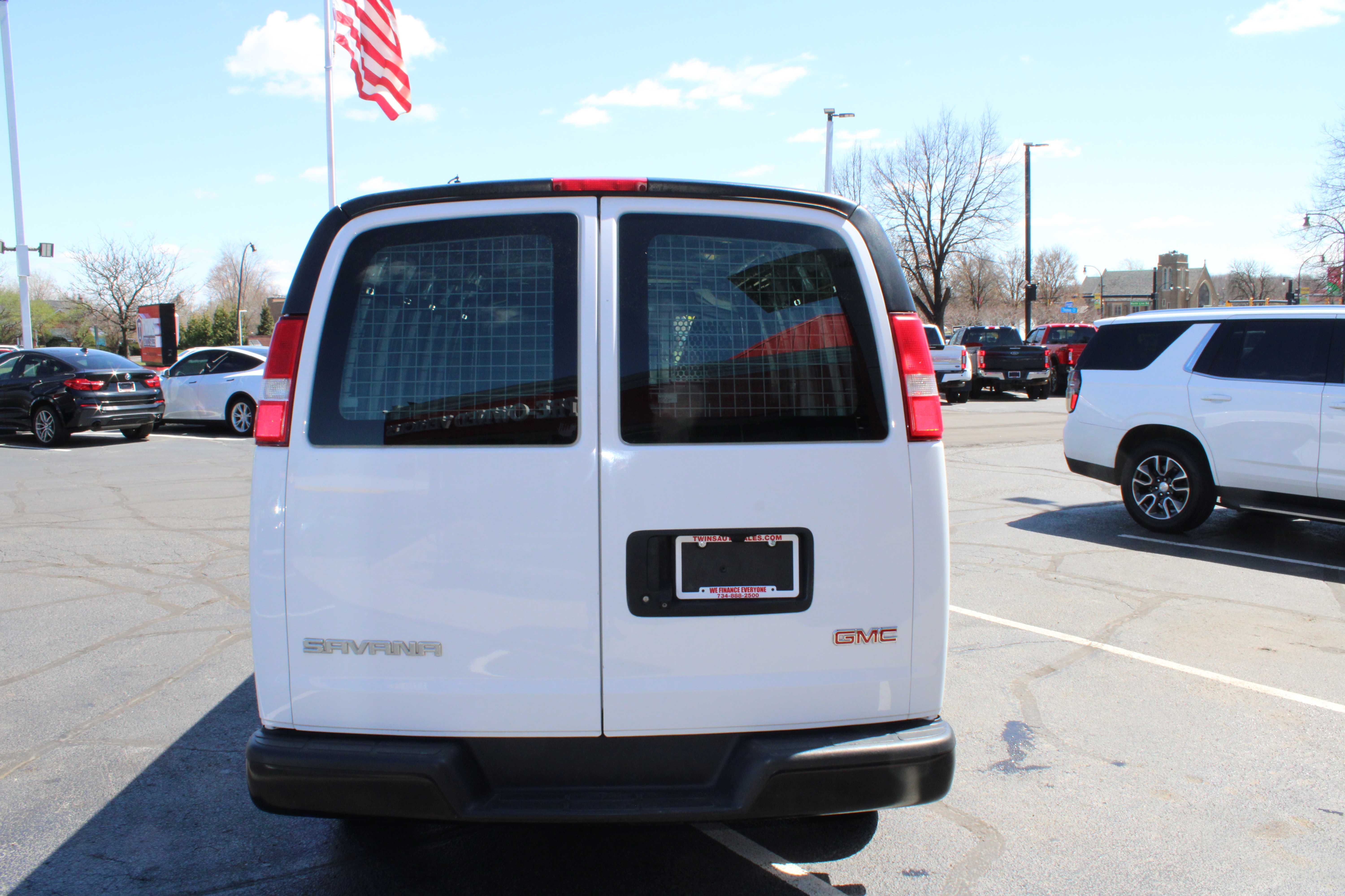 WHITE, 2018 GMC SAVANA 3500 CARGO Thumnail Image 4