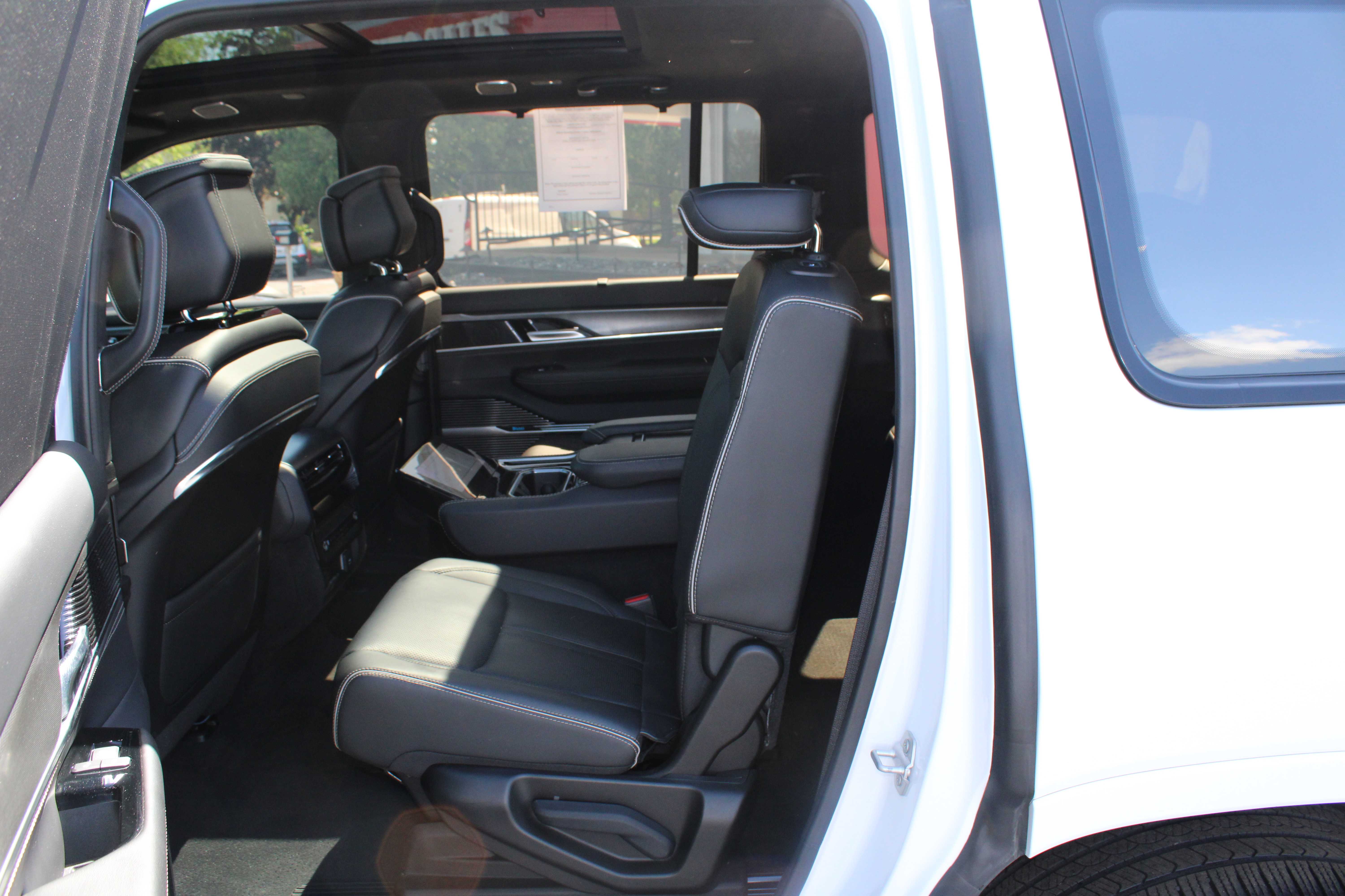 WHITE, 2022 JEEP GRAND WAGONEER Thumnail Image 25