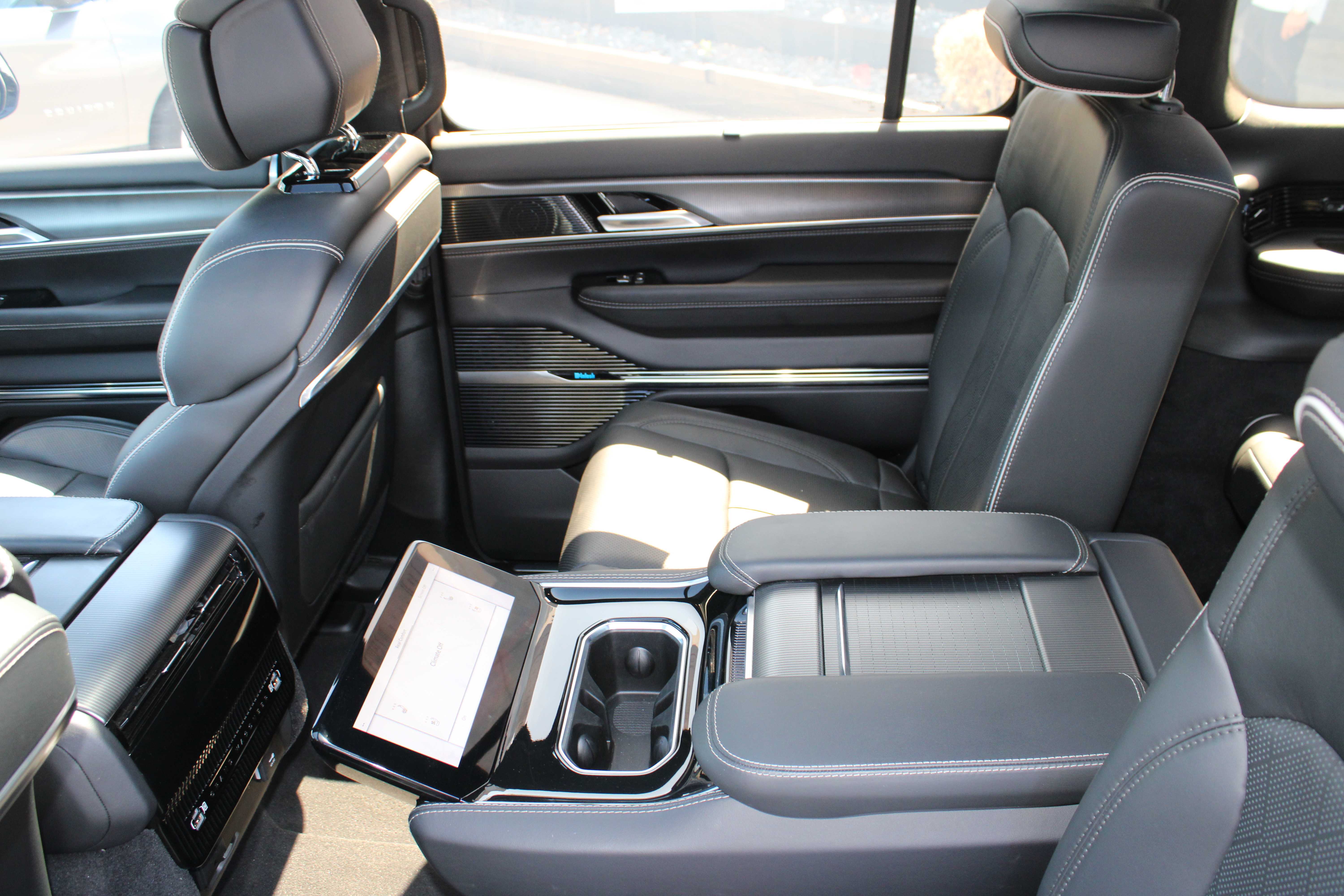WHITE, 2022 JEEP GRAND WAGONEER Thumnail Image 28