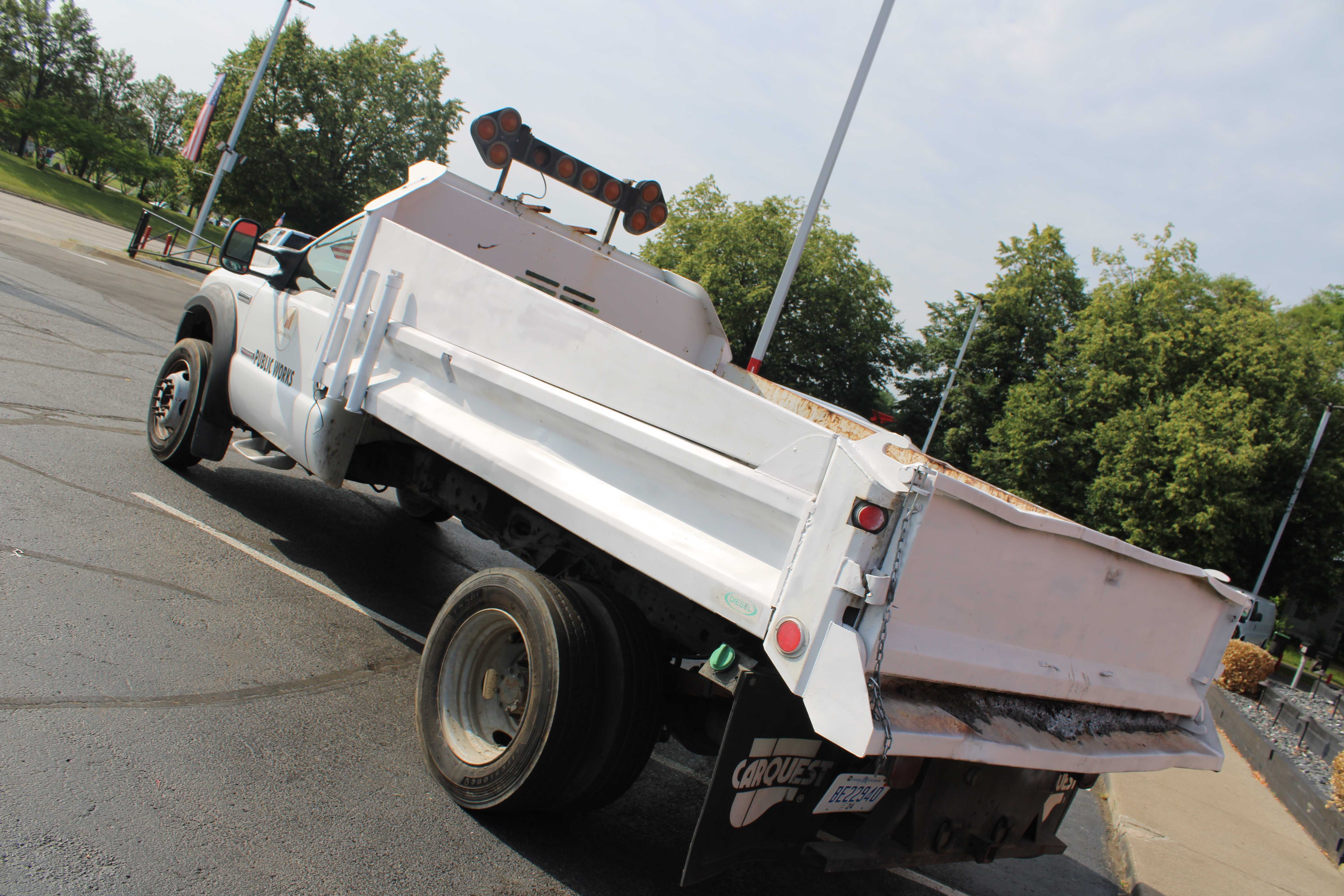 WHITE, 2007 FORD F550 SUPER DUTY REGULAR CAB & CHASSIS Thumnail Image 6