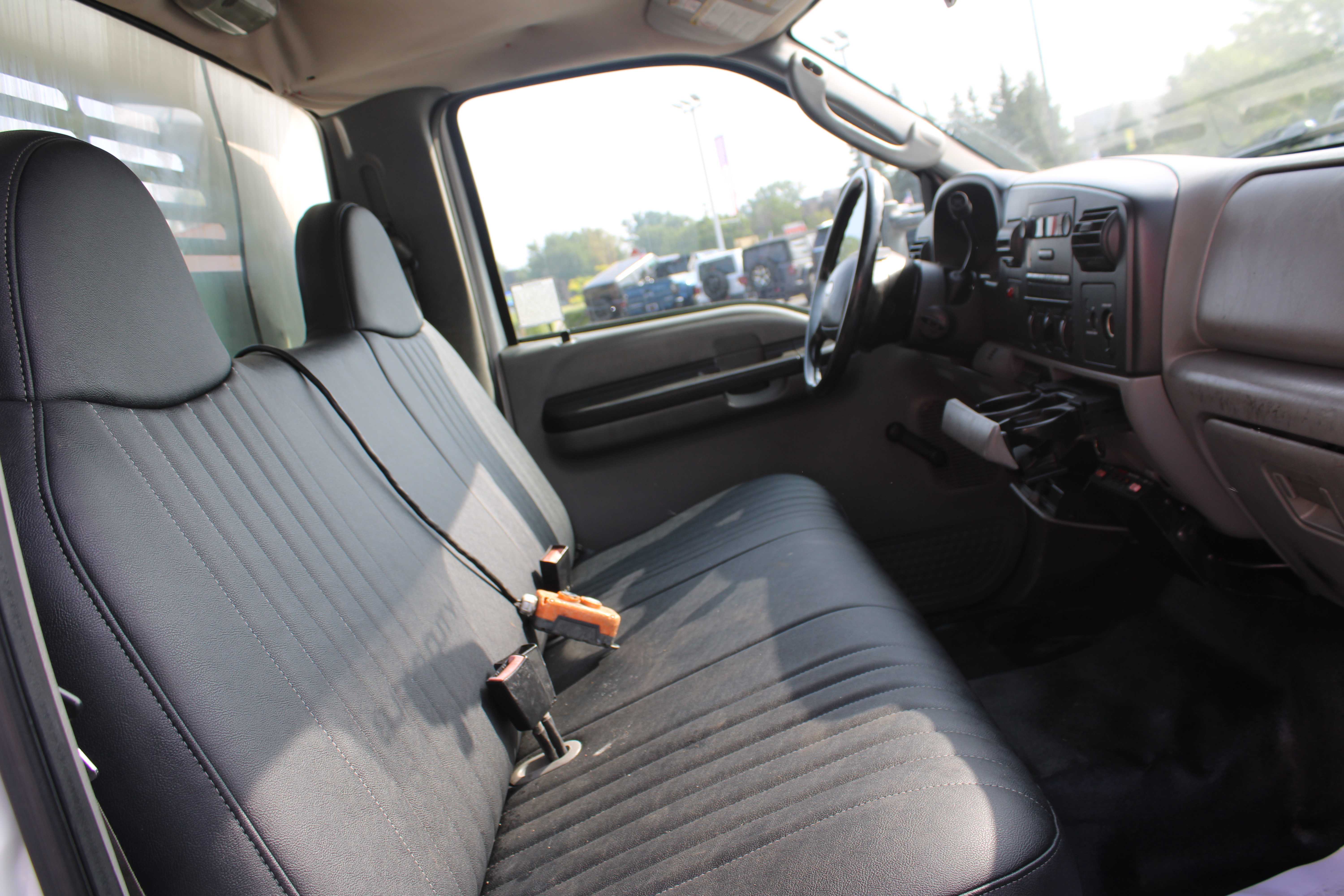 WHITE, 2007 FORD F550 SUPER DUTY REGULAR CAB & CHASSIS Thumnail Image 11