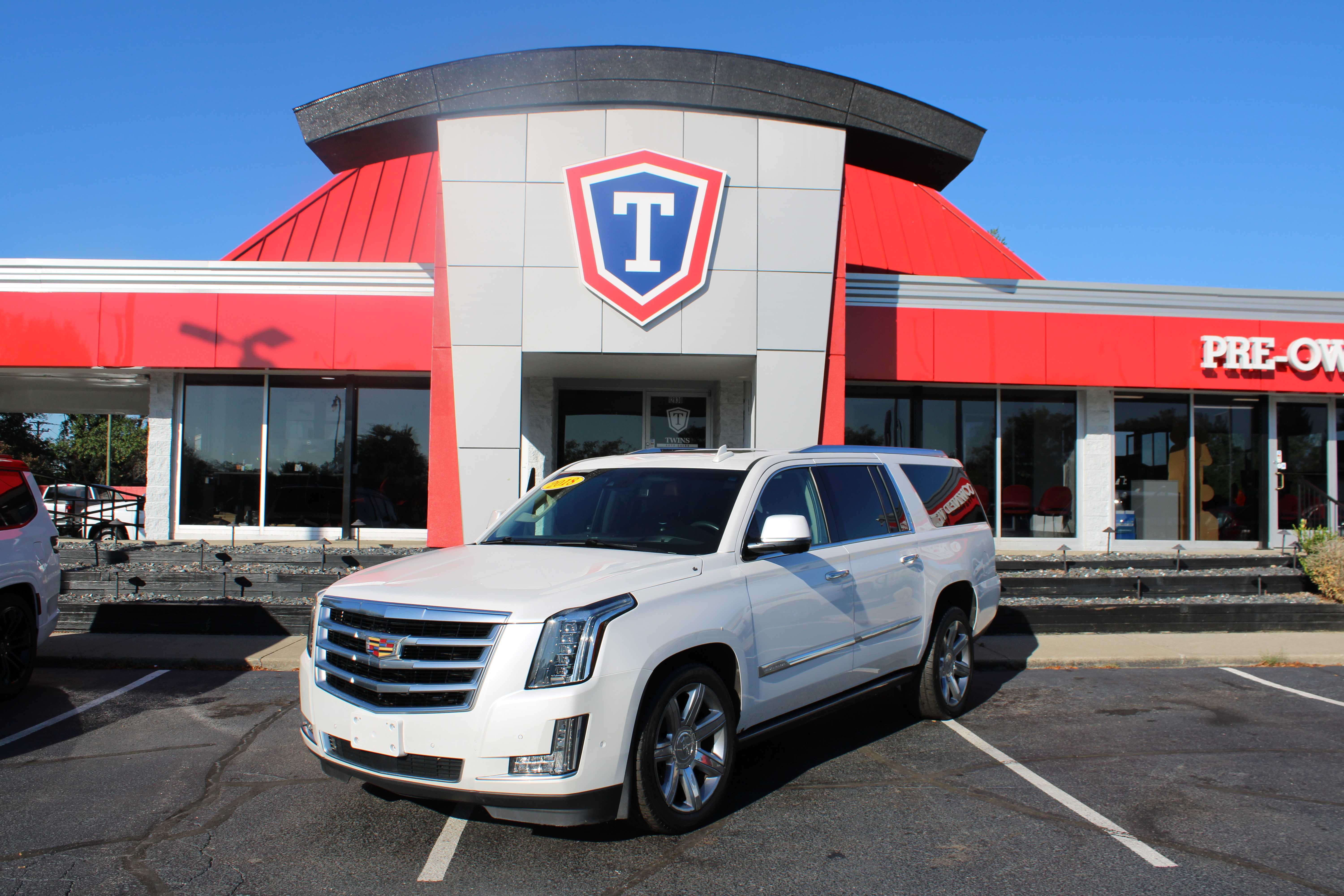 WHITE, 2018 CADILLAC ESCALADE ESV Image 