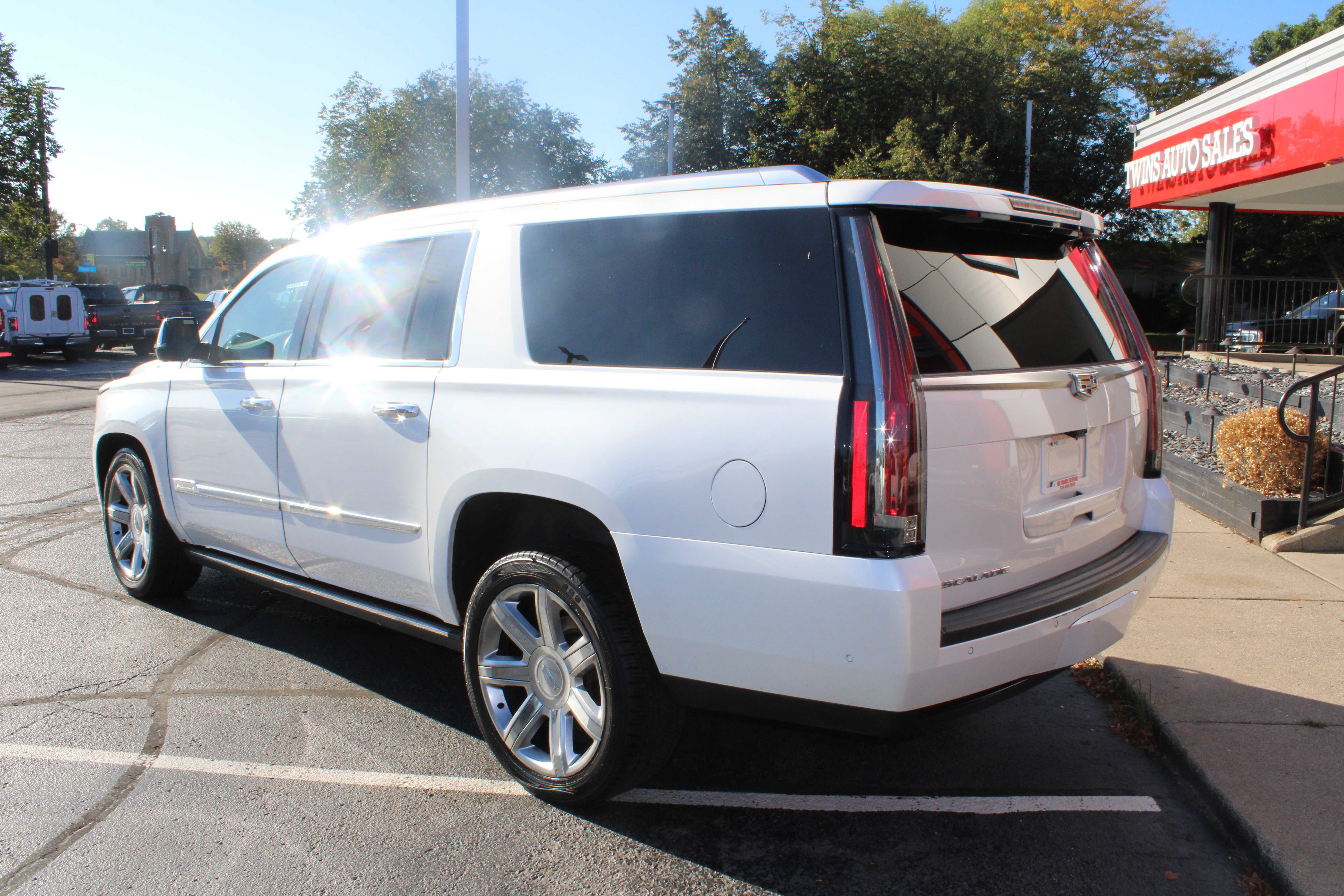 WHITE, 2018 CADILLAC ESCALADE ESV Thumnail Image 8