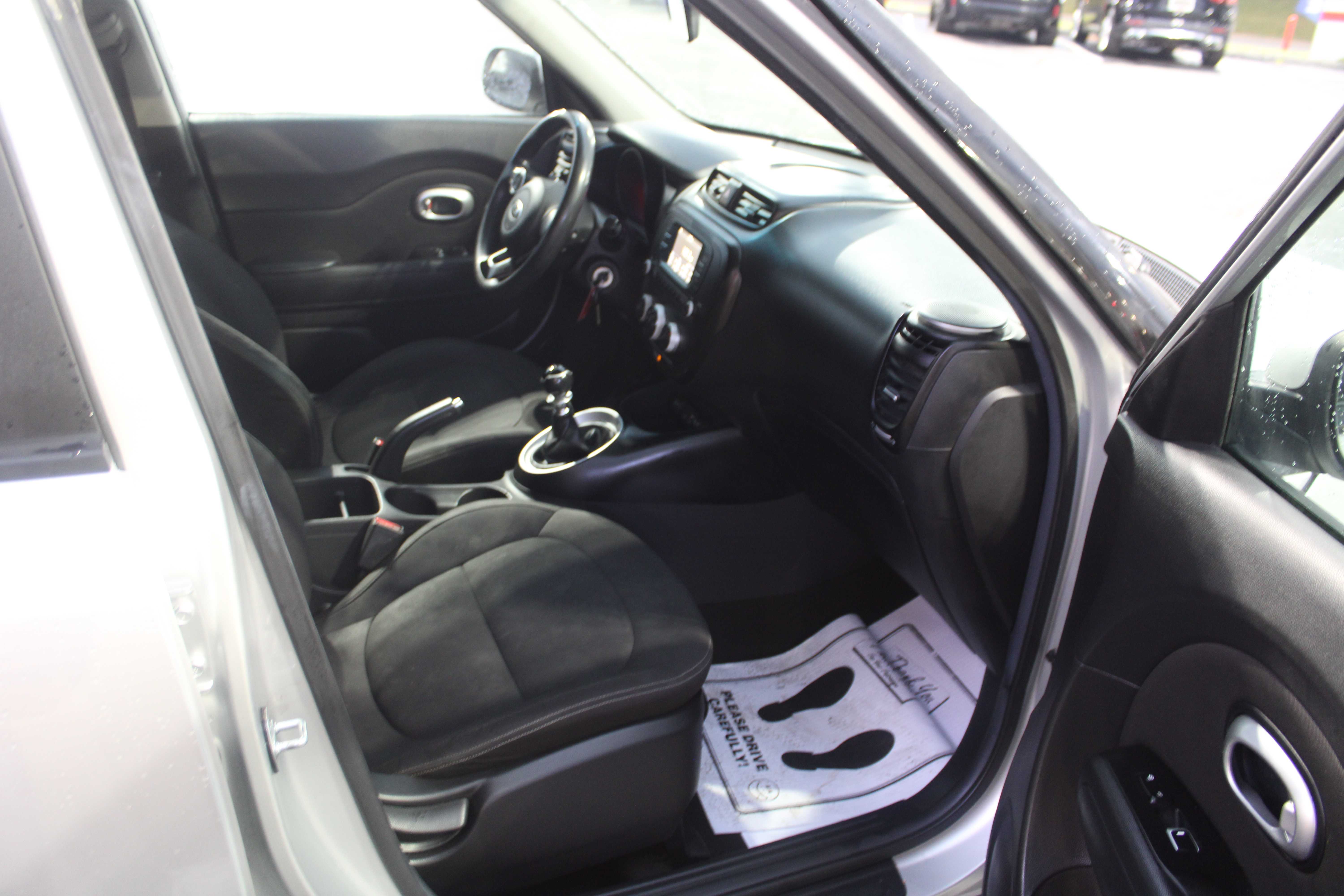 SILVER, 2017 KIA SOUL Thumnail Image 10