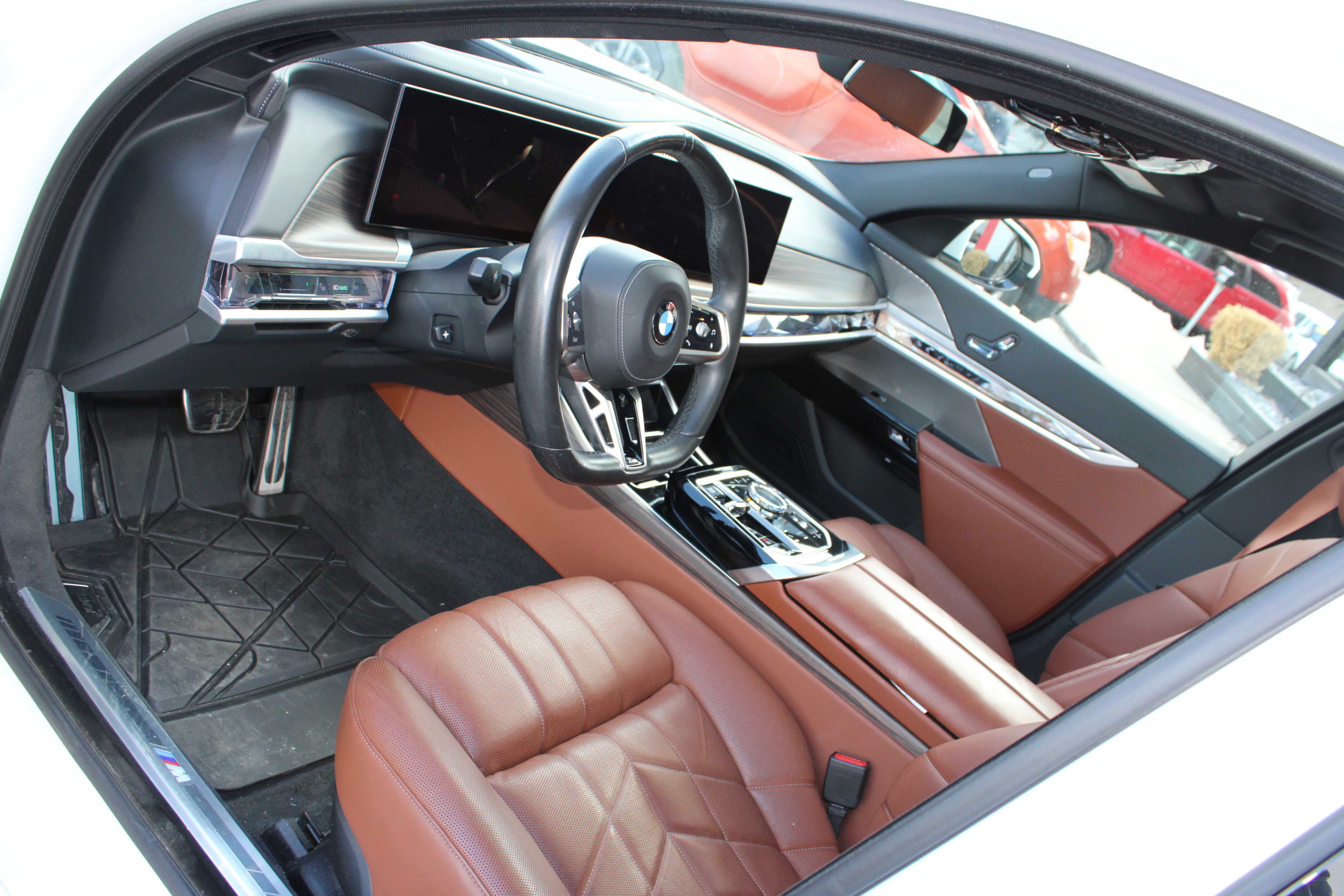 WHITE, 2023 BMW 7 SERIES Thumnail Image 11