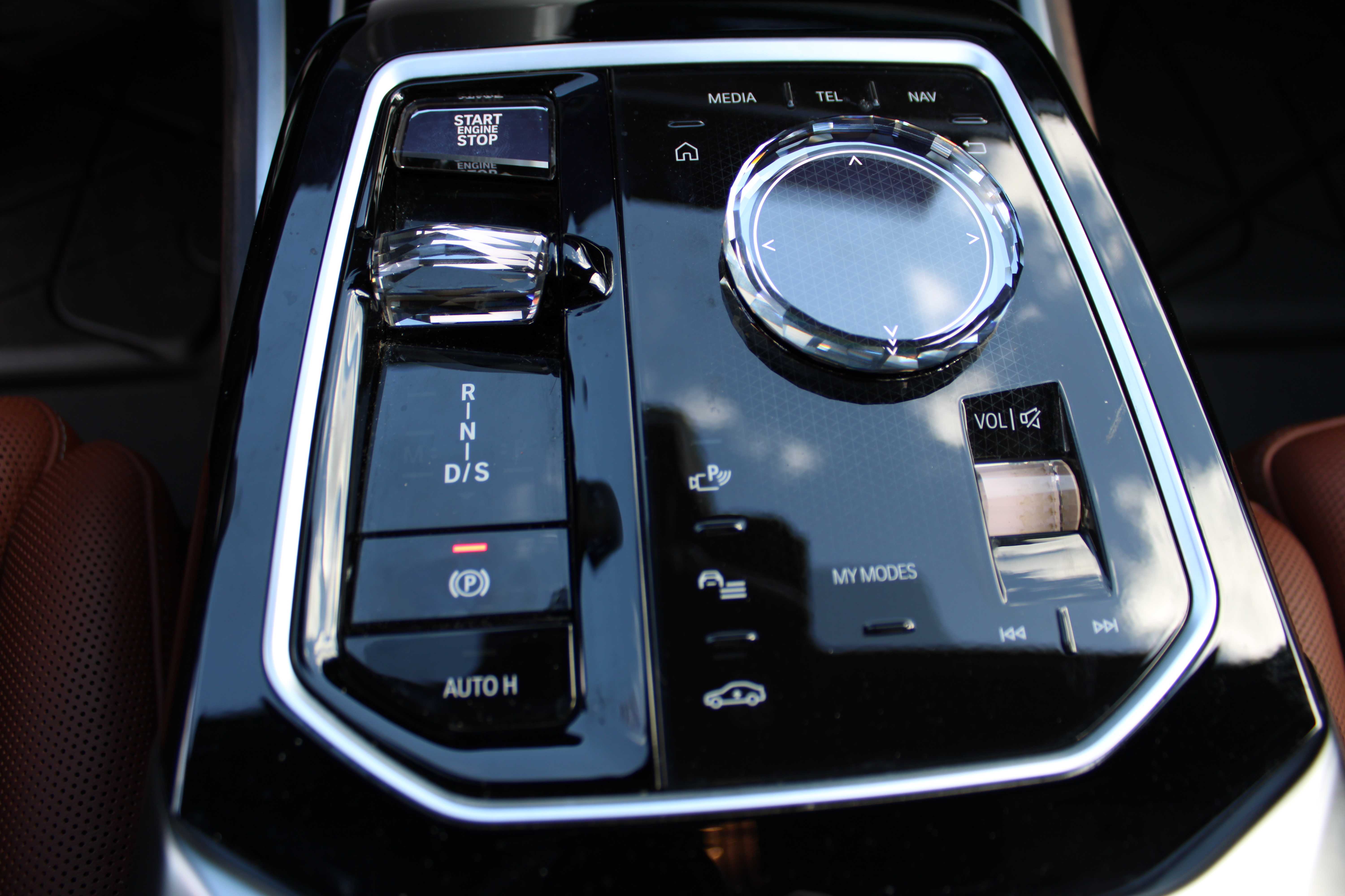 WHITE, 2023 BMW 7 SERIES Thumnail Image 12
