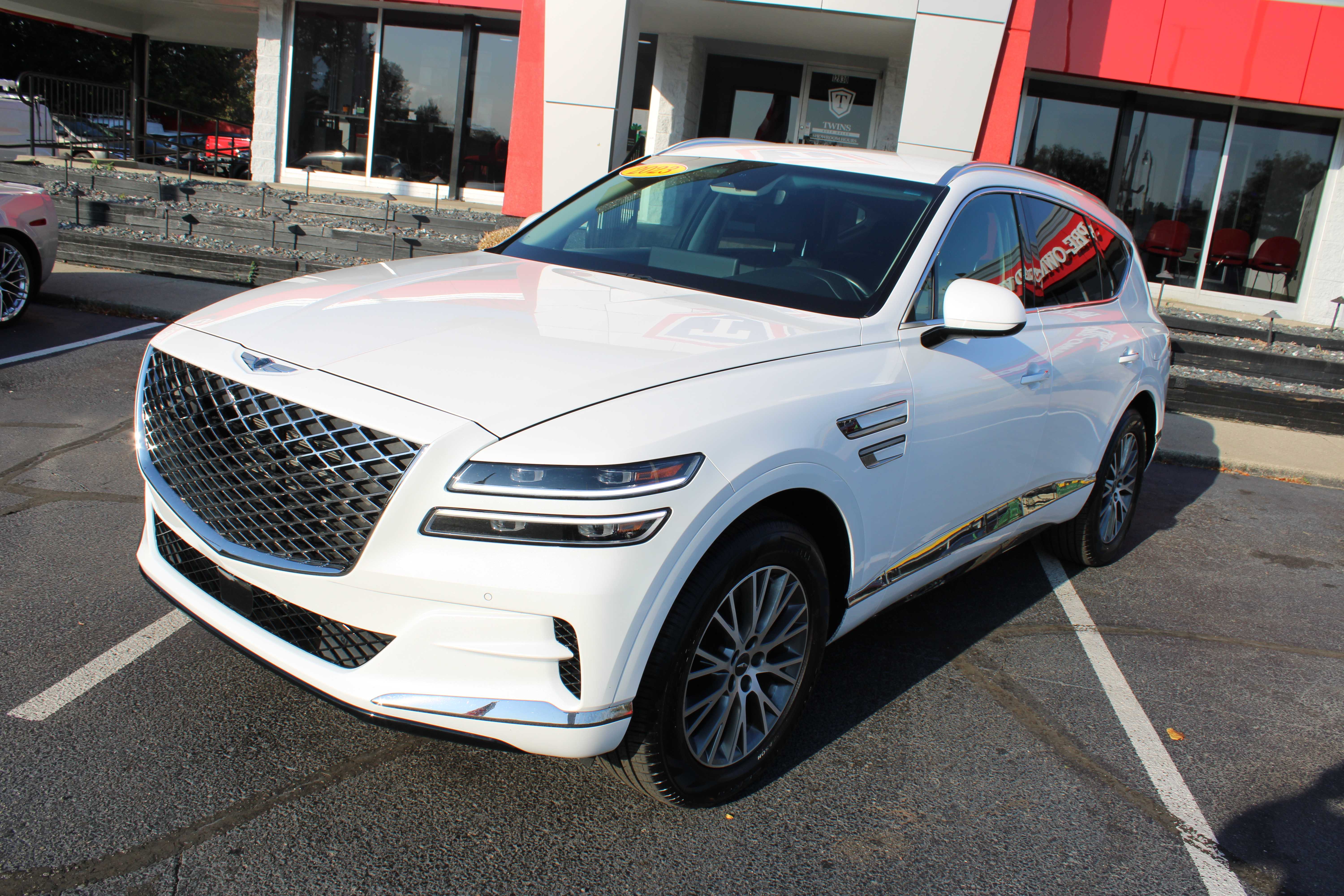 WHITE, 2023 GENESIS GV80 Thumnail Image 2