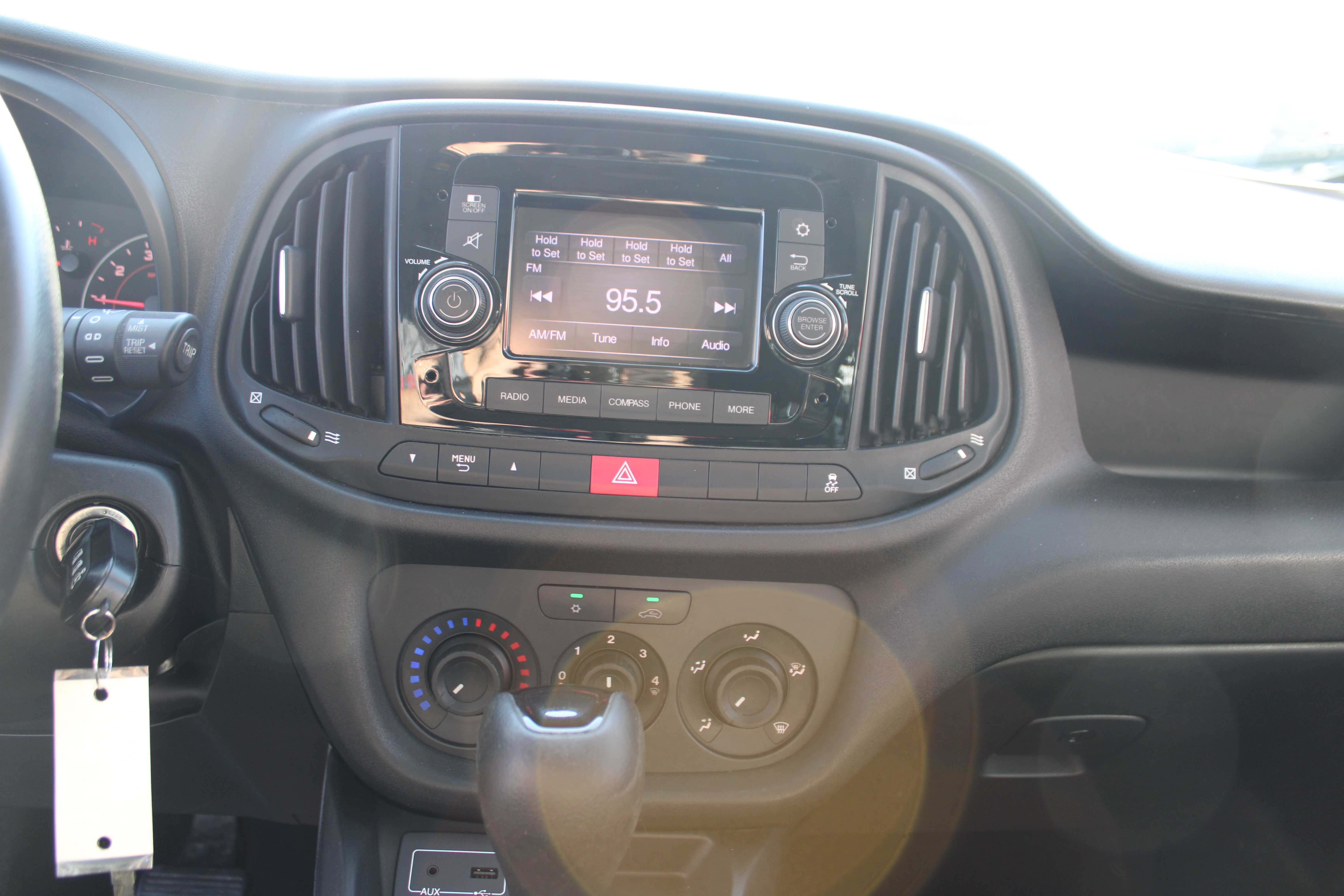 WHITE, 2020 RAM PROMASTER CITY Thumnail Image 13