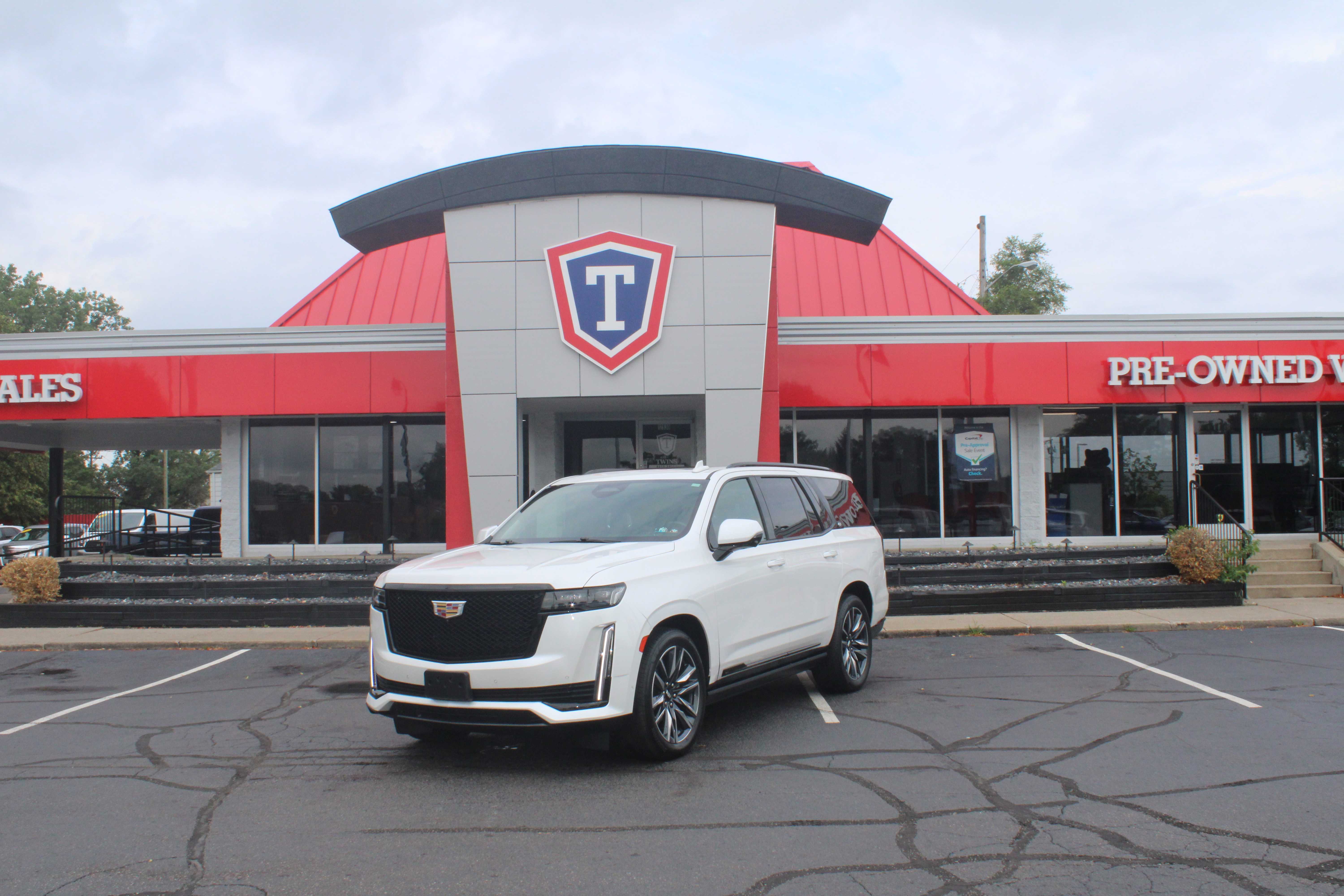WHITE, 2022 CADILLAC ESCALADE Image 