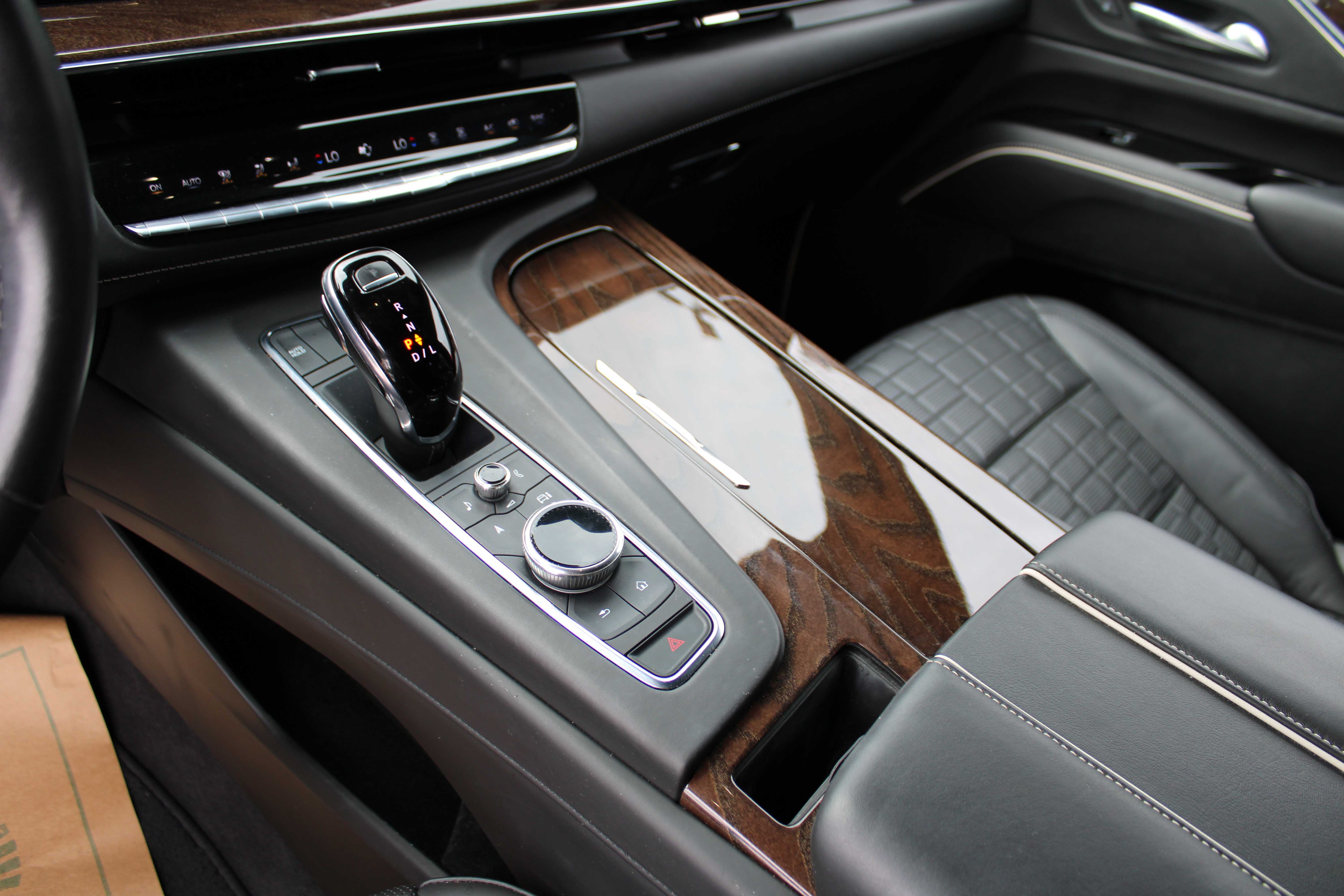 WHITE, 2022 CADILLAC ESCALADE Thumnail Image 14