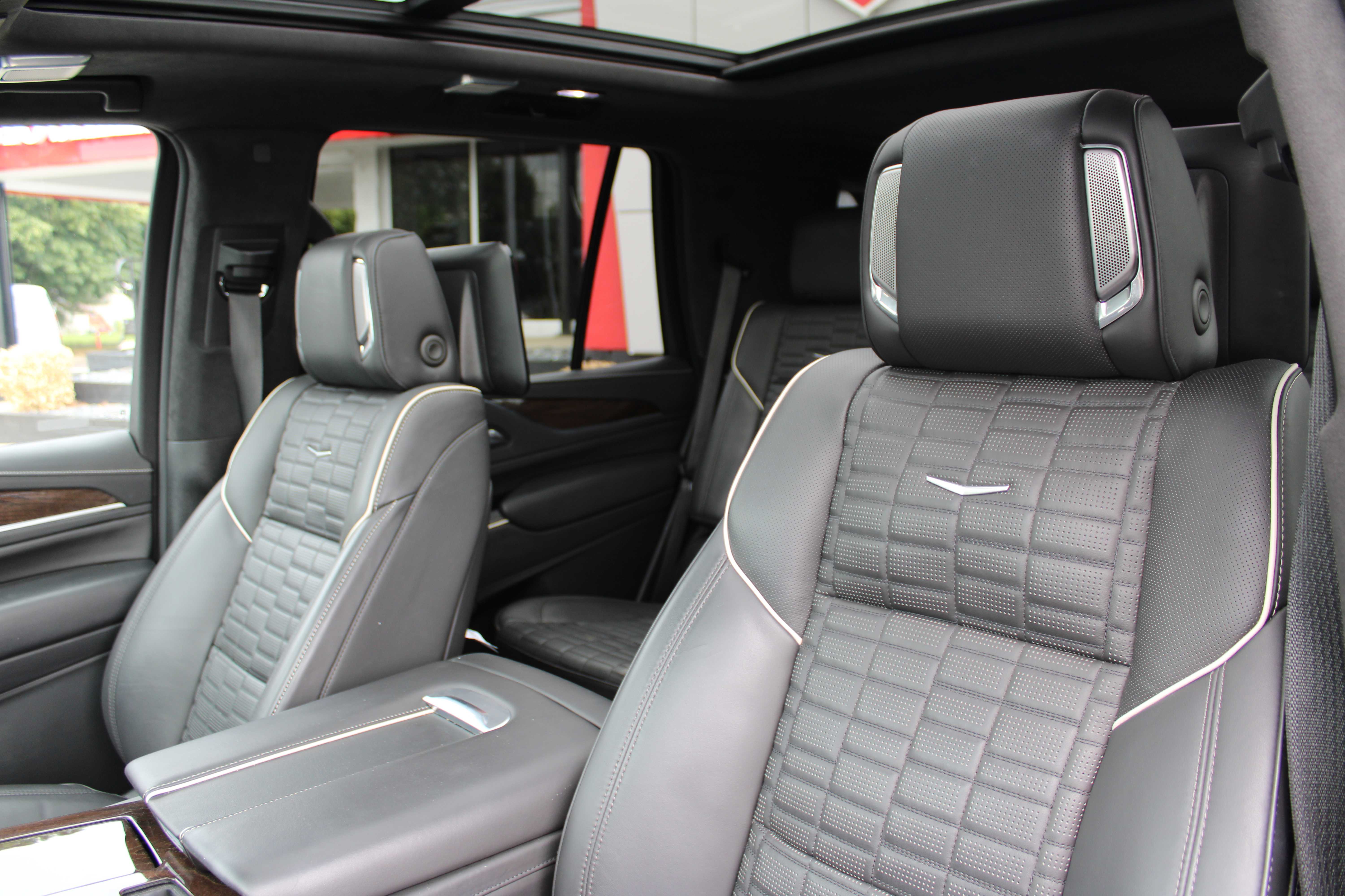 WHITE, 2022 CADILLAC ESCALADE Thumnail Image 22