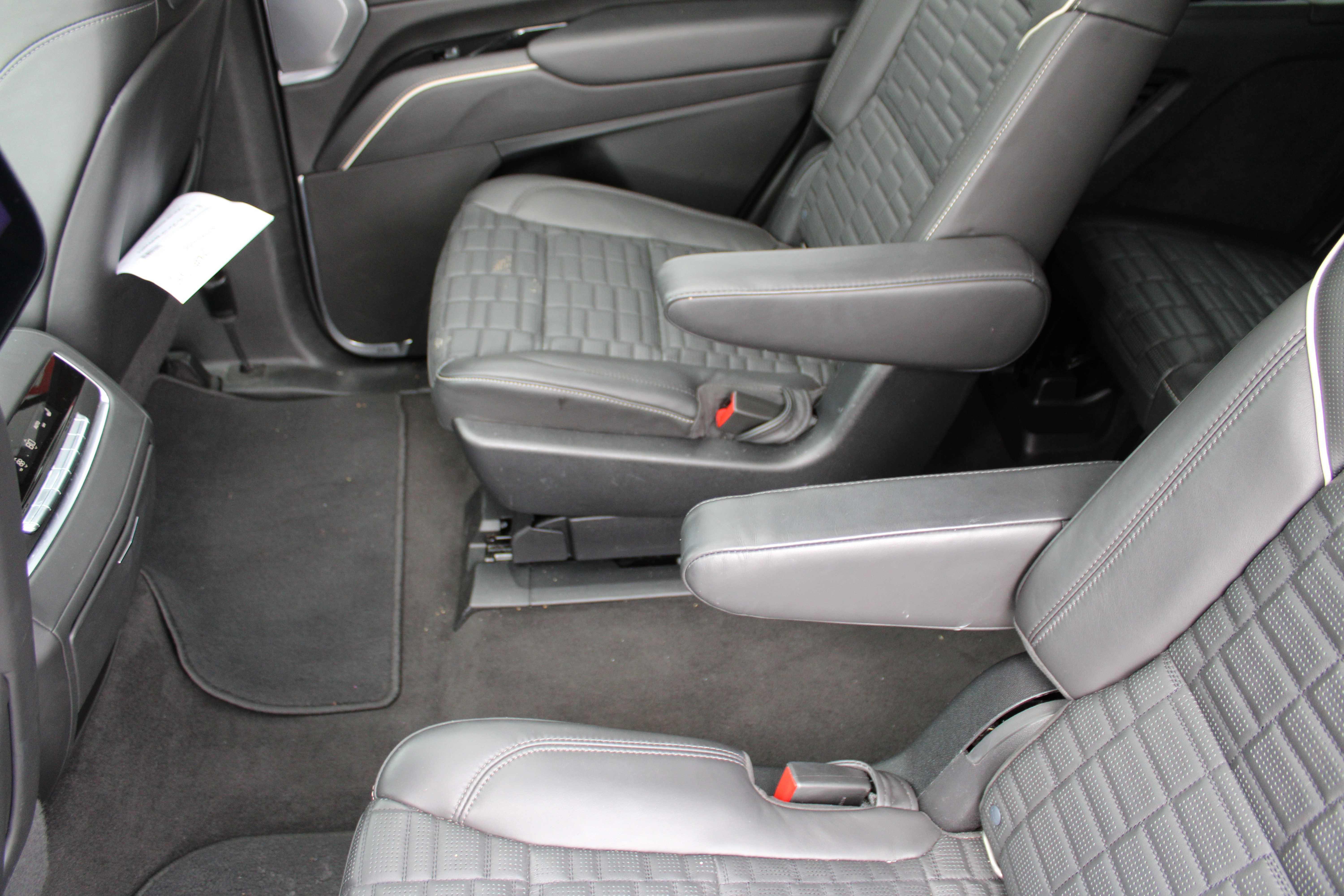 WHITE, 2022 CADILLAC ESCALADE Thumnail Image 28