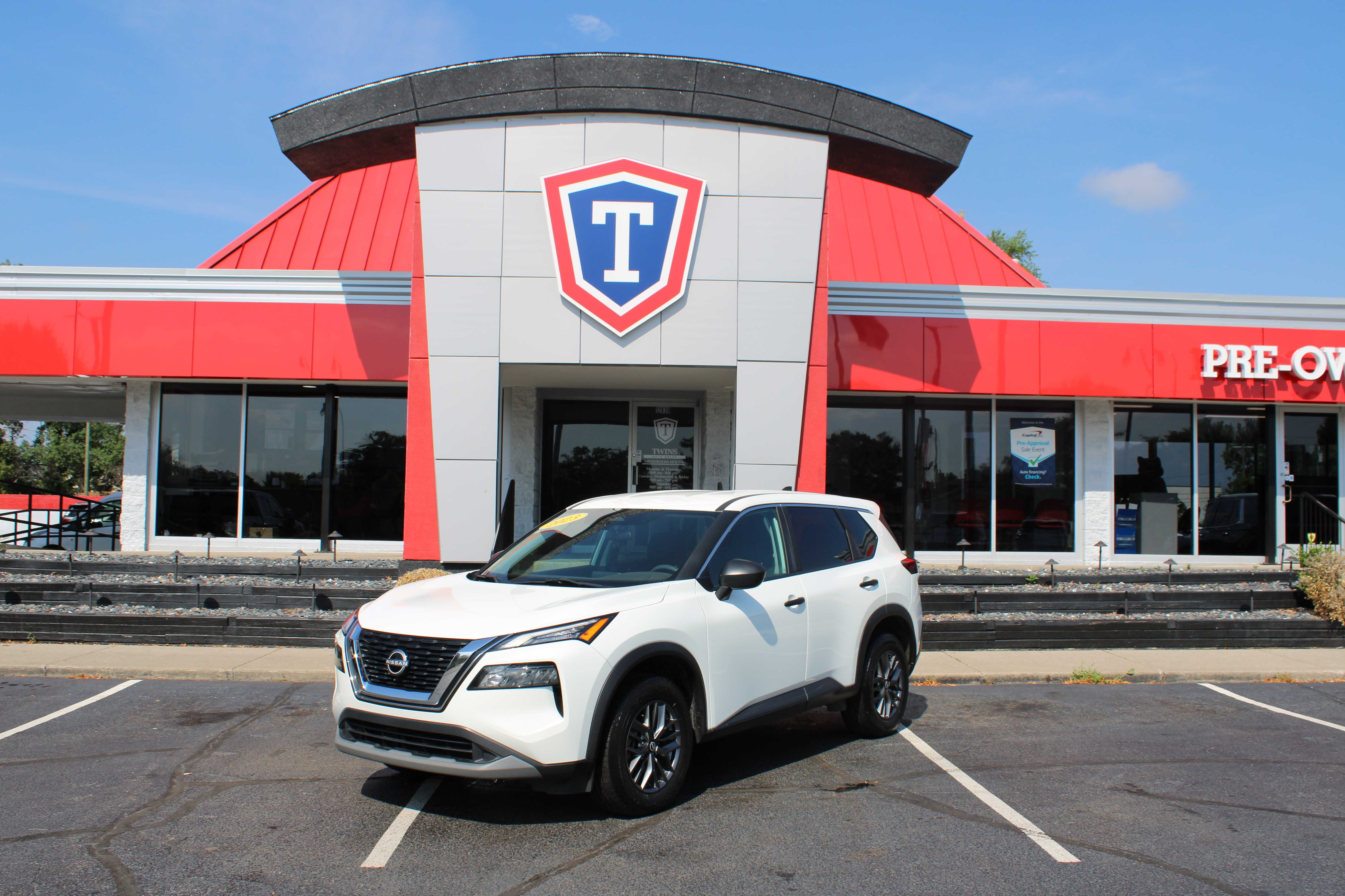 WHITE, 2023 NISSAN ROGUE Thumnail Image 1