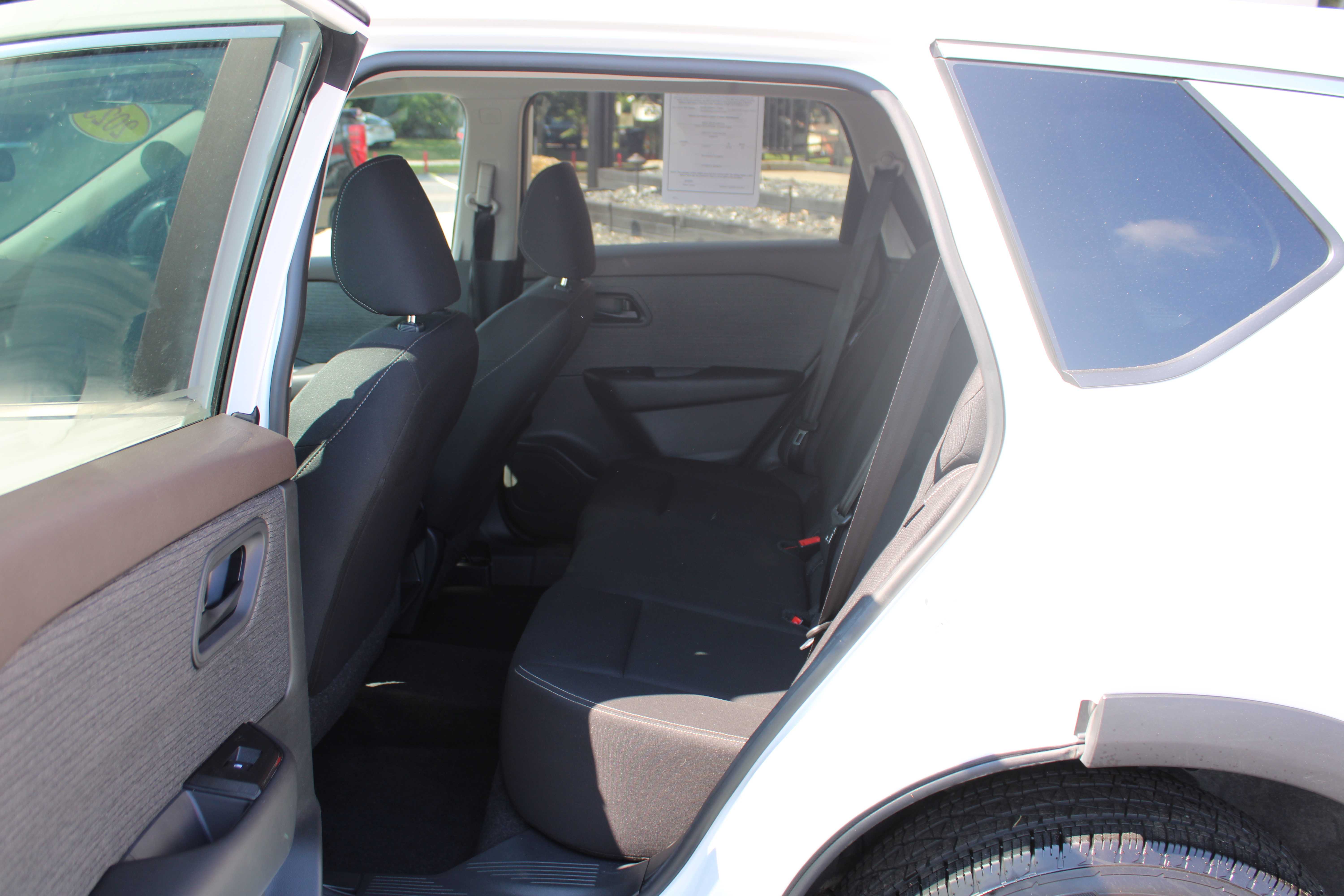 WHITE, 2023 NISSAN ROGUE Thumnail Image 16