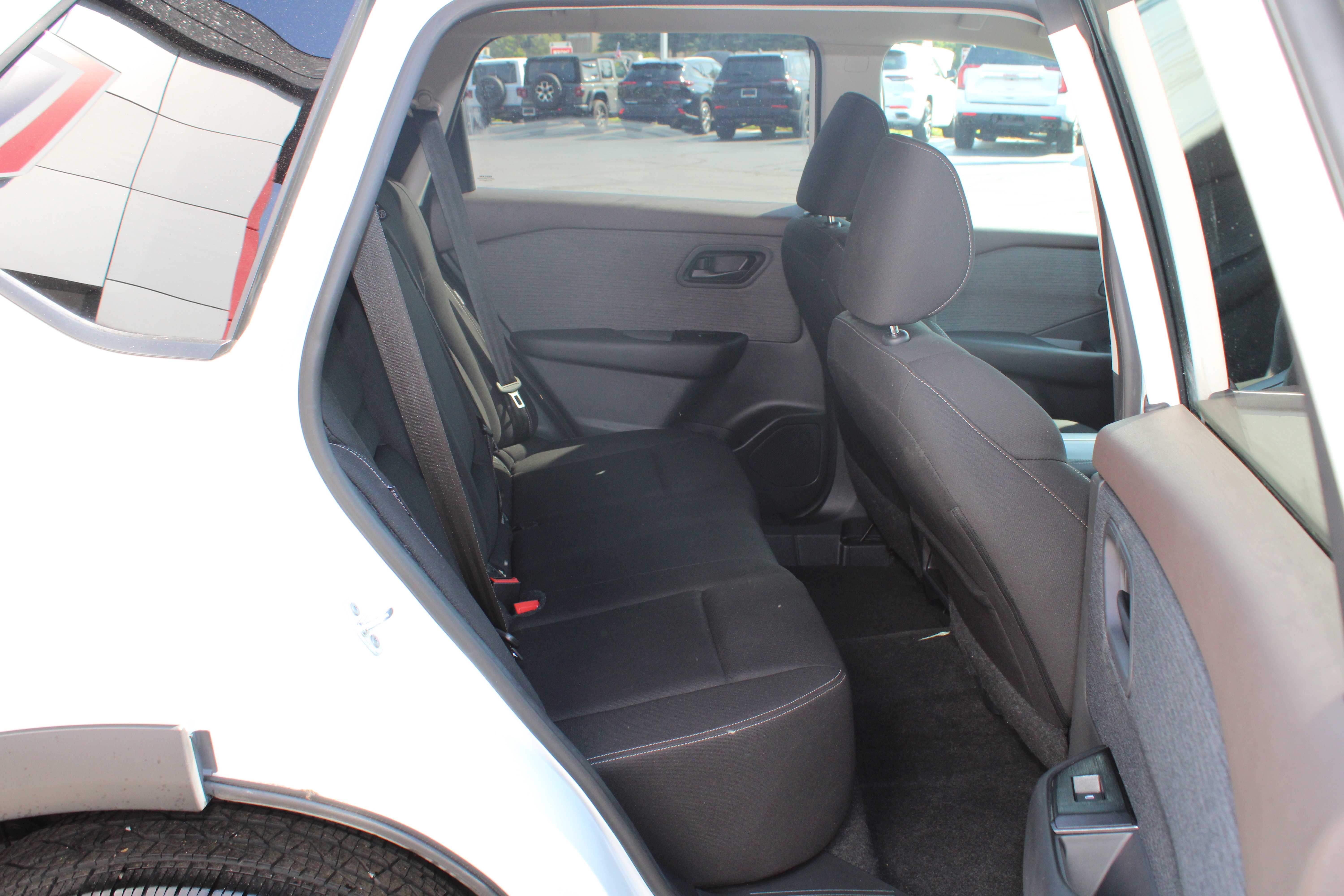 WHITE, 2023 NISSAN ROGUE Thumnail Image 18