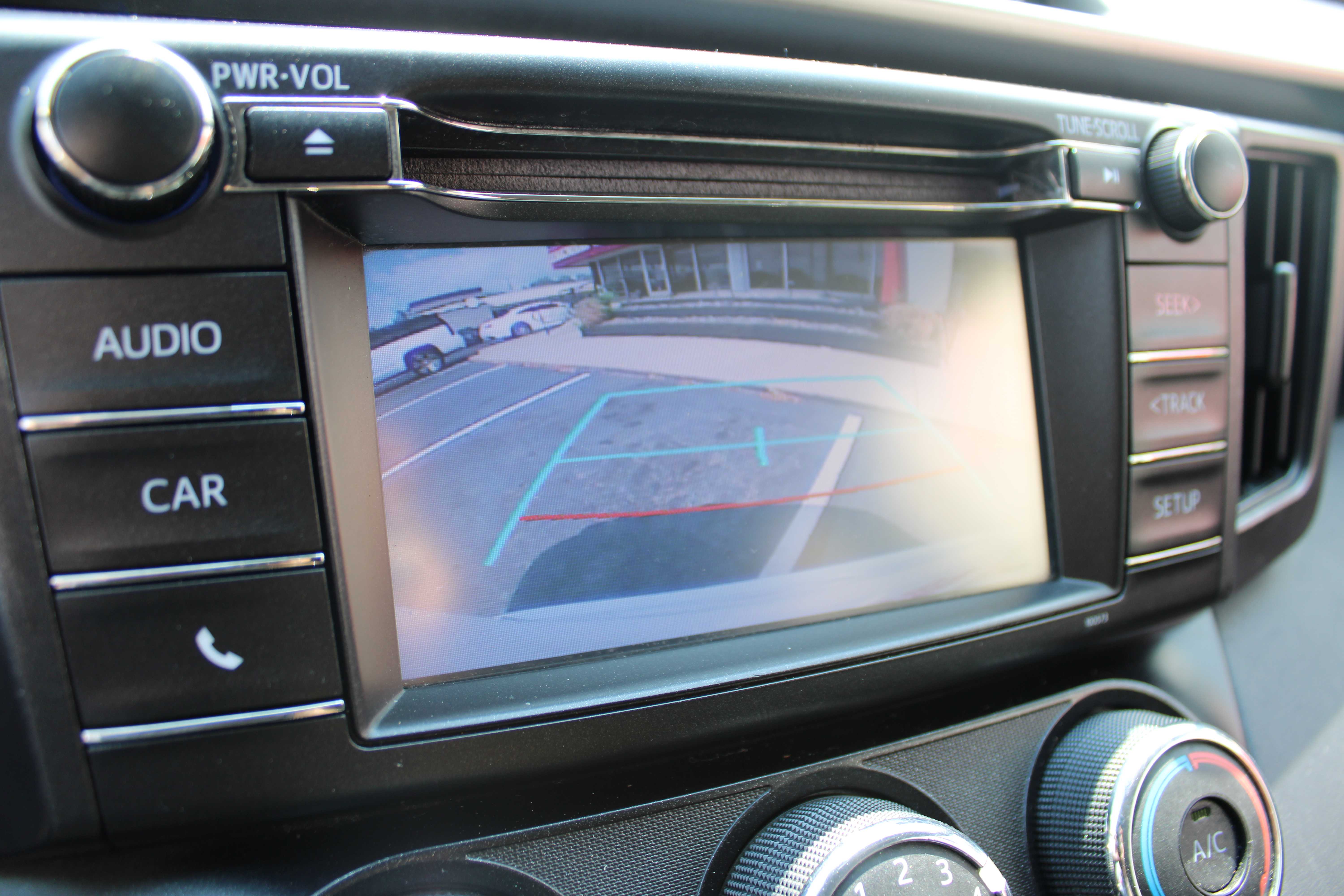 WHITE, 2017 TOYOTA RAV4 Thumnail Image 16