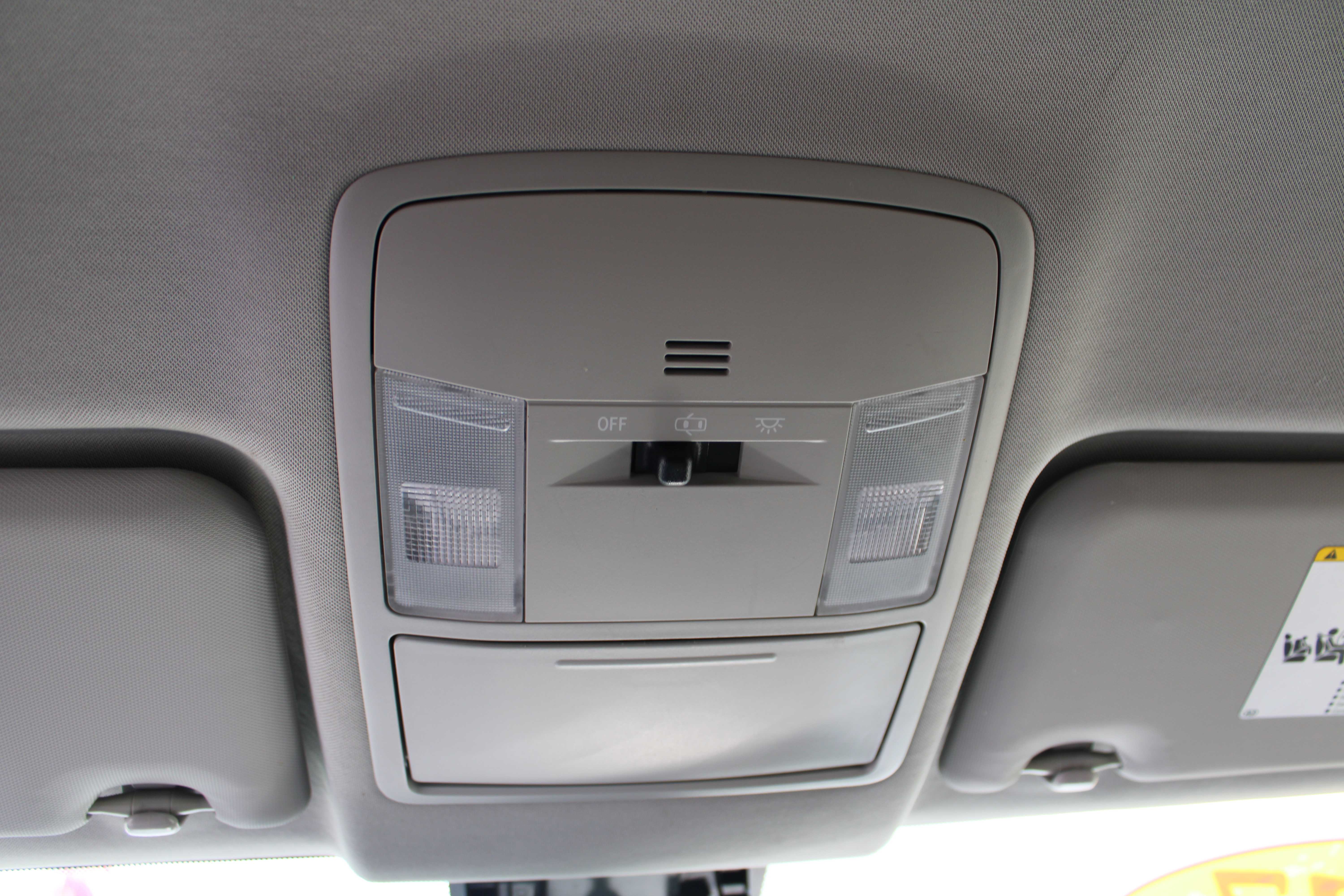 WHITE, 2017 TOYOTA RAV4 Thumnail Image 17