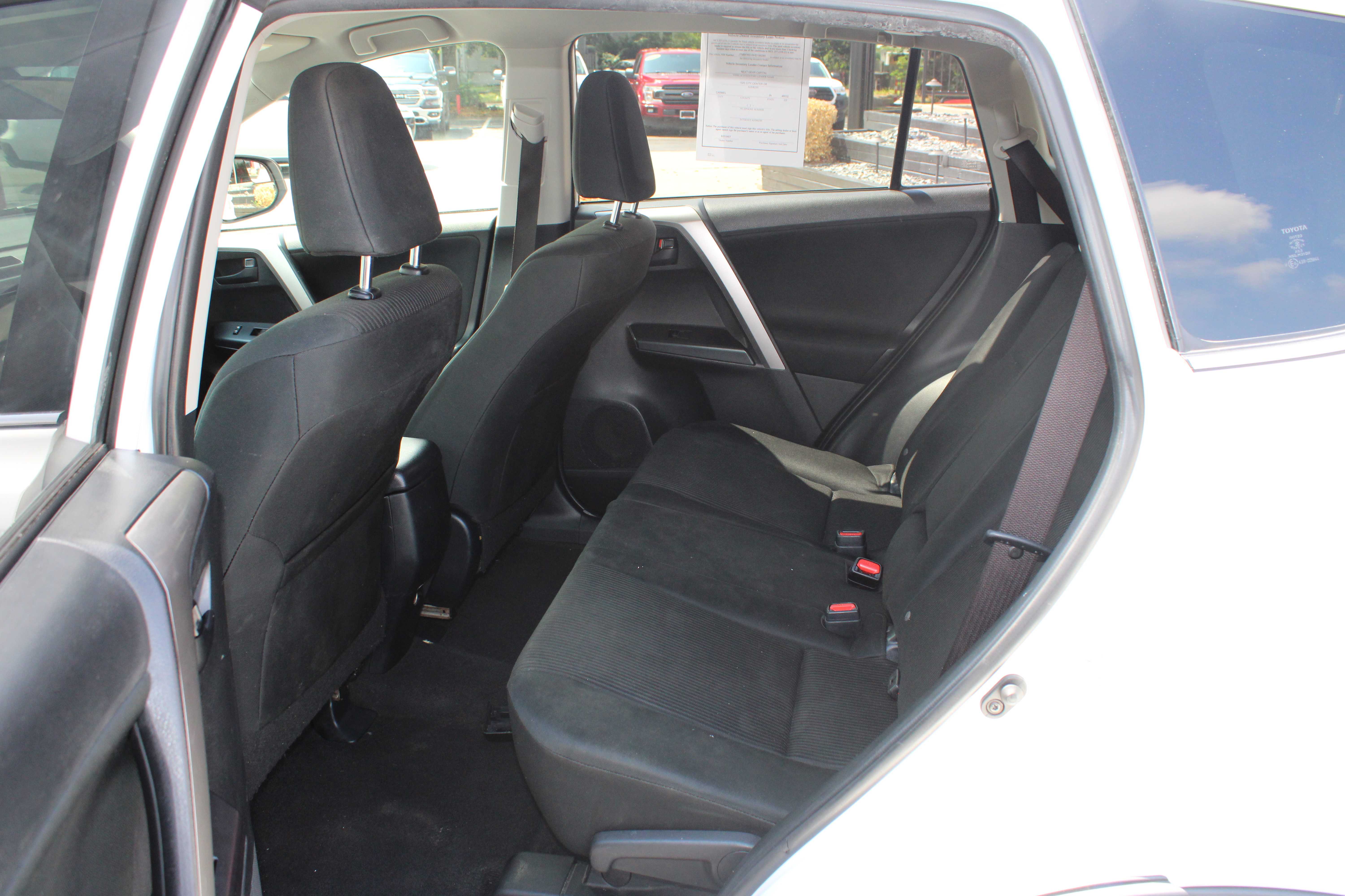 WHITE, 2017 TOYOTA RAV4 Thumnail Image 19