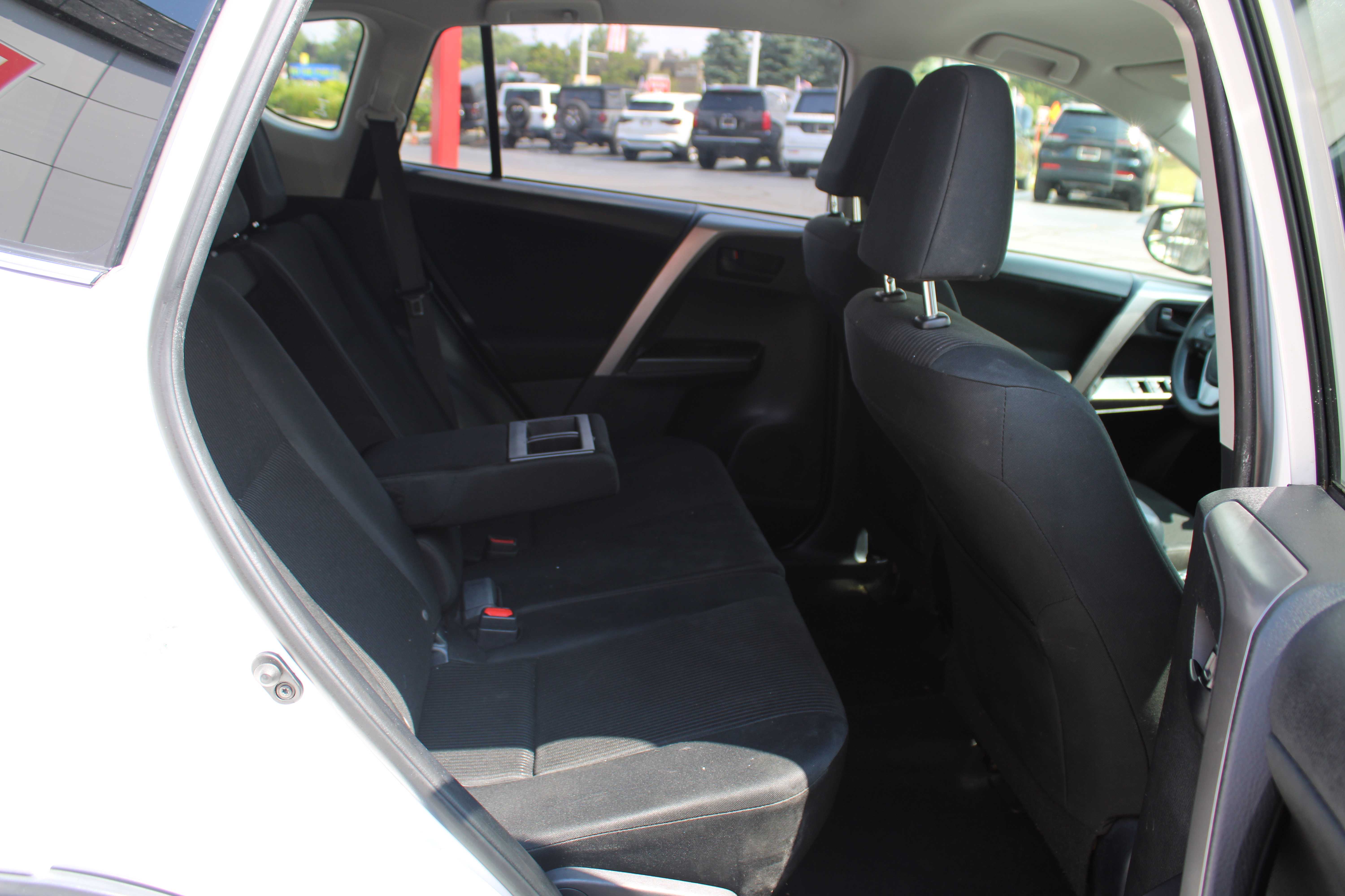 WHITE, 2017 TOYOTA RAV4 Thumnail Image 21
