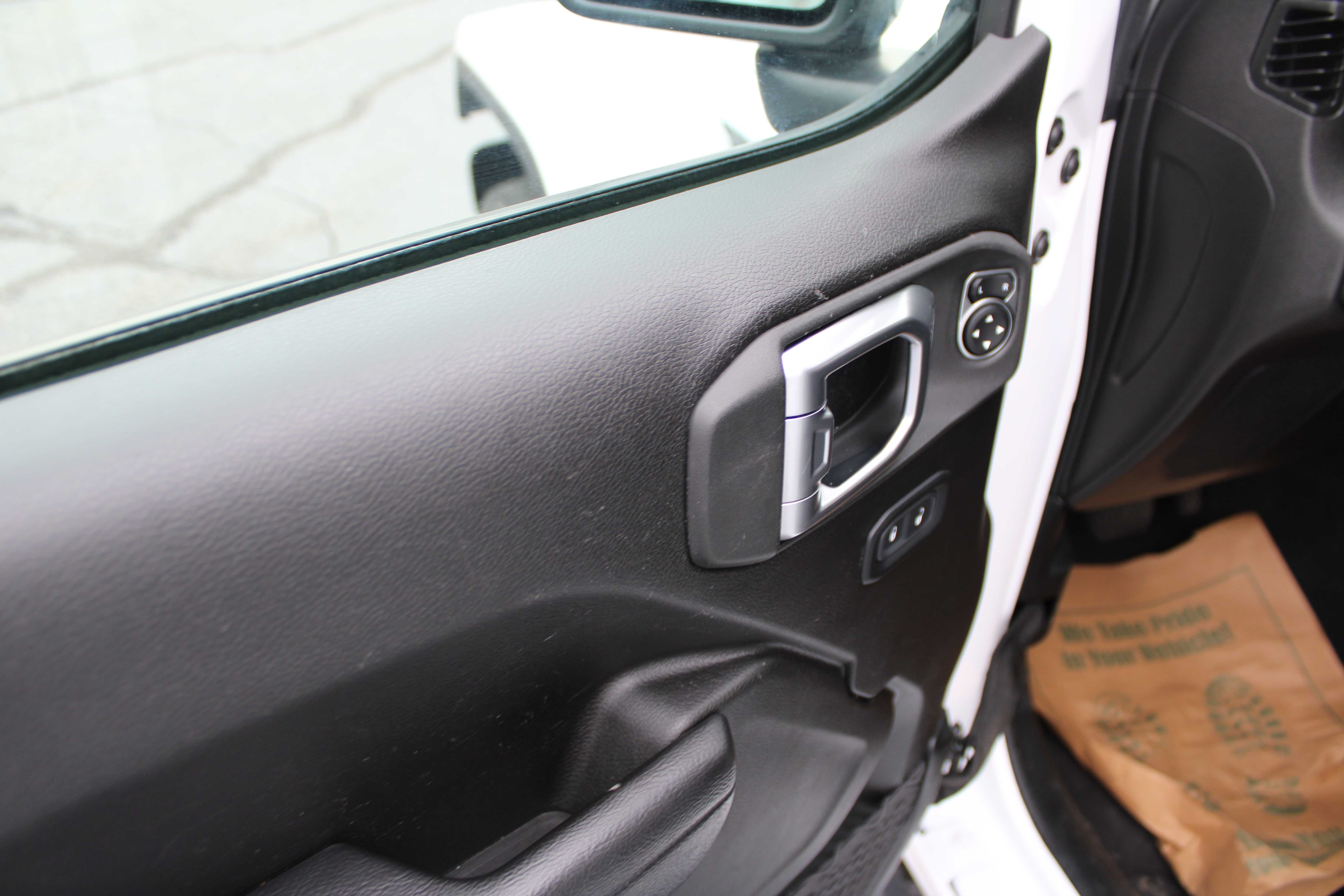 WHITE, 2023 JEEP GLADIATOR Thumnail Image 9
