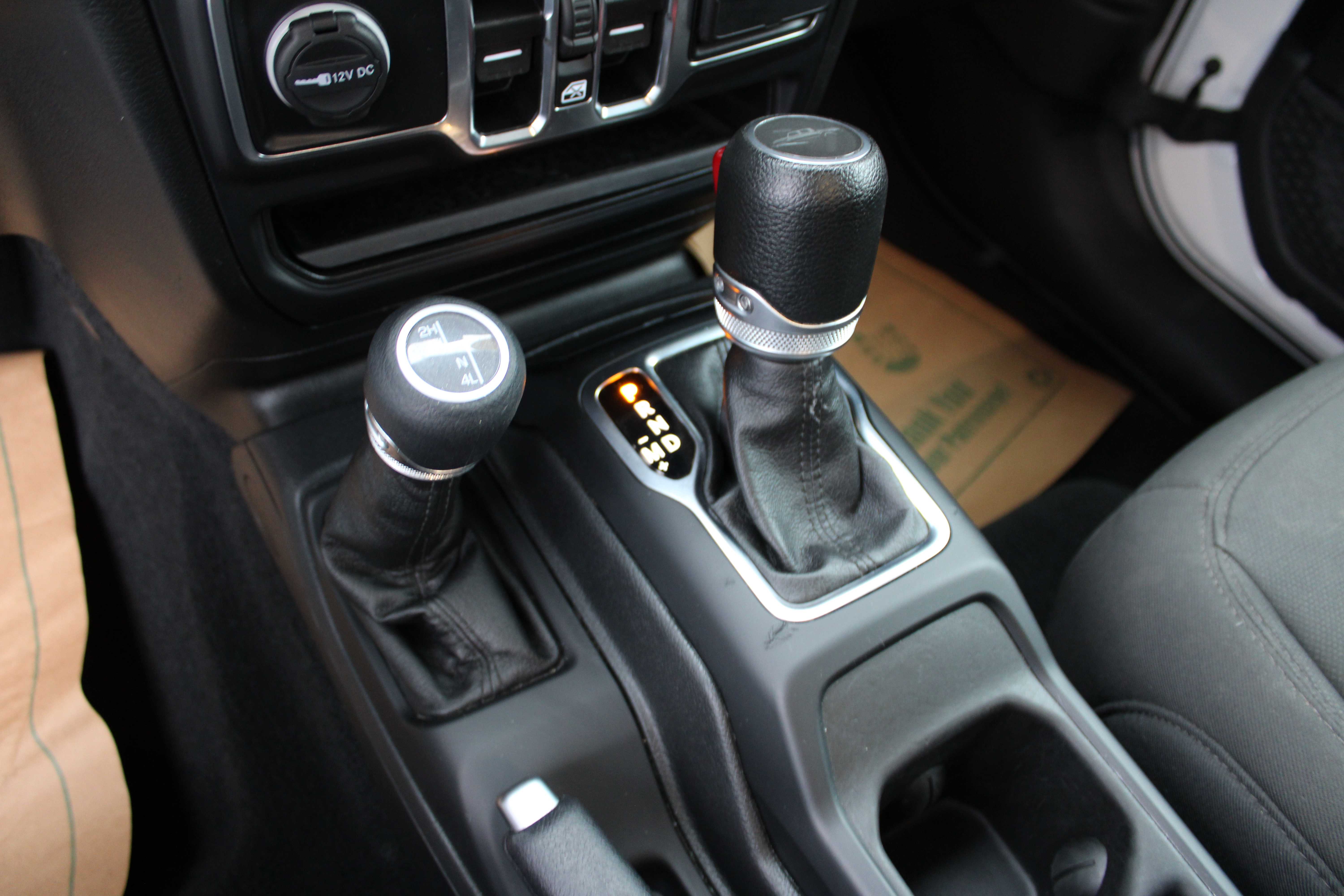 WHITE, 2023 JEEP GLADIATOR Thumnail Image 14